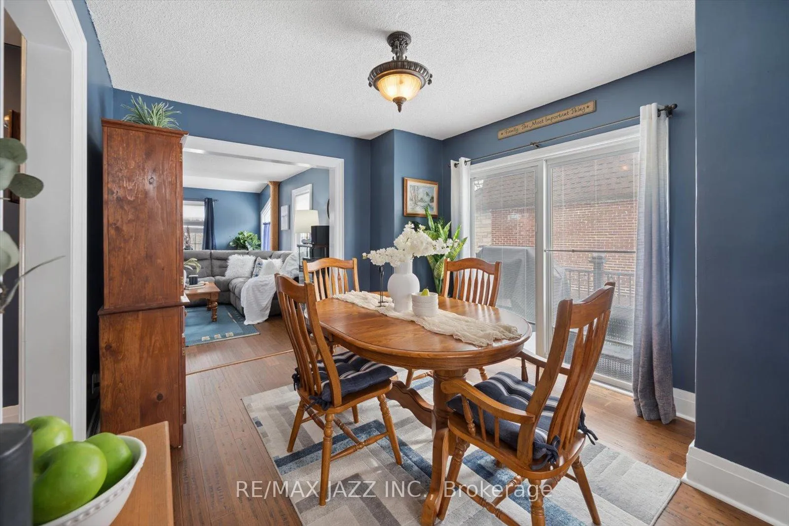 Photo 13 of 566 Masson Street, Oshawa, O'Neill — HOMEH