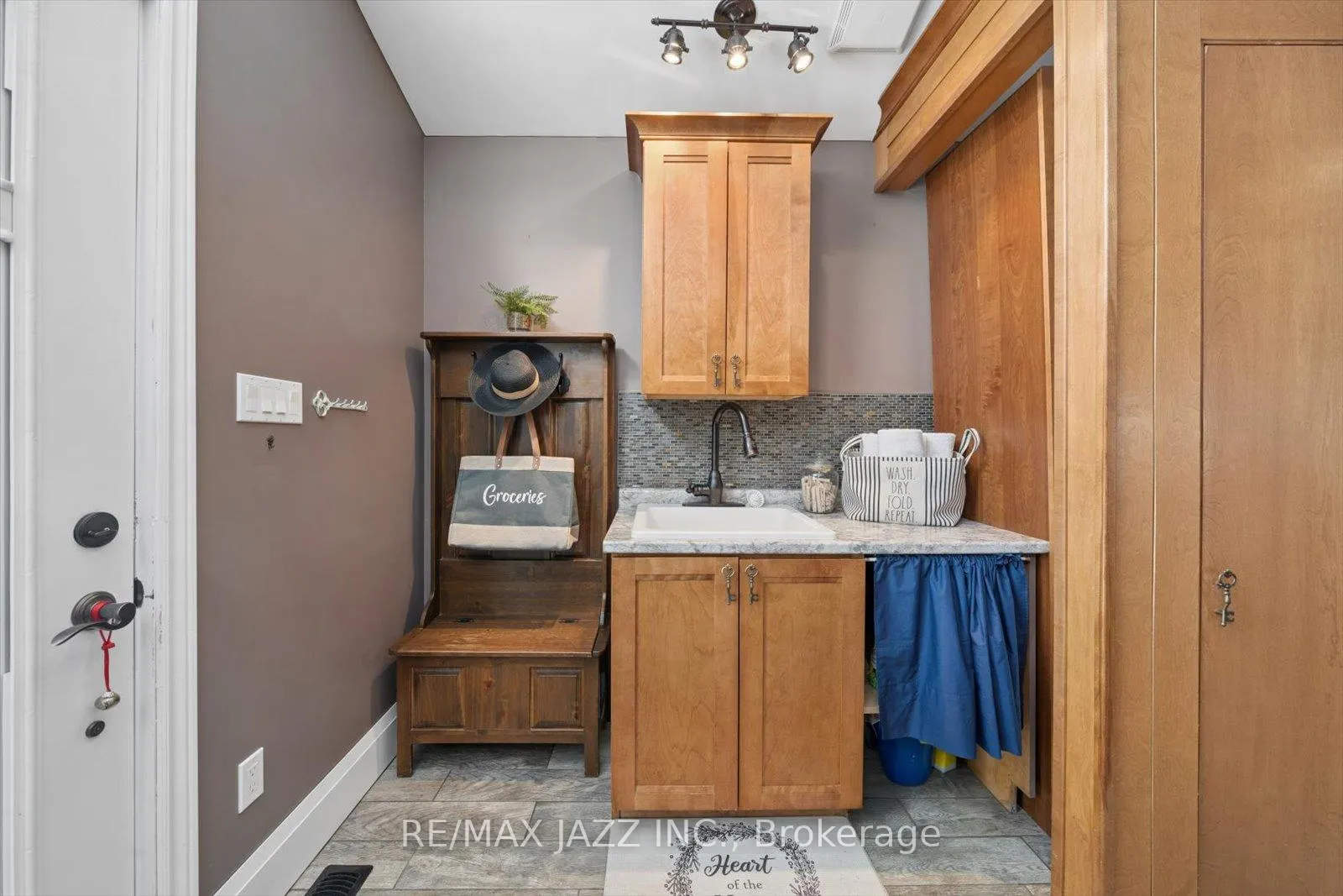 Photo 22 of 566 Masson Street, Oshawa, O'Neill — HOMEH