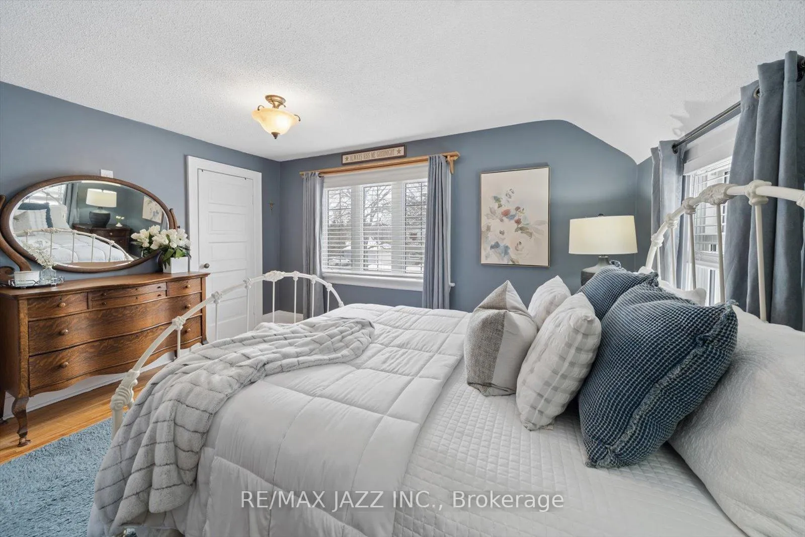 Photo 32 of 566 Masson Street, Oshawa, O'Neill — HOMEH