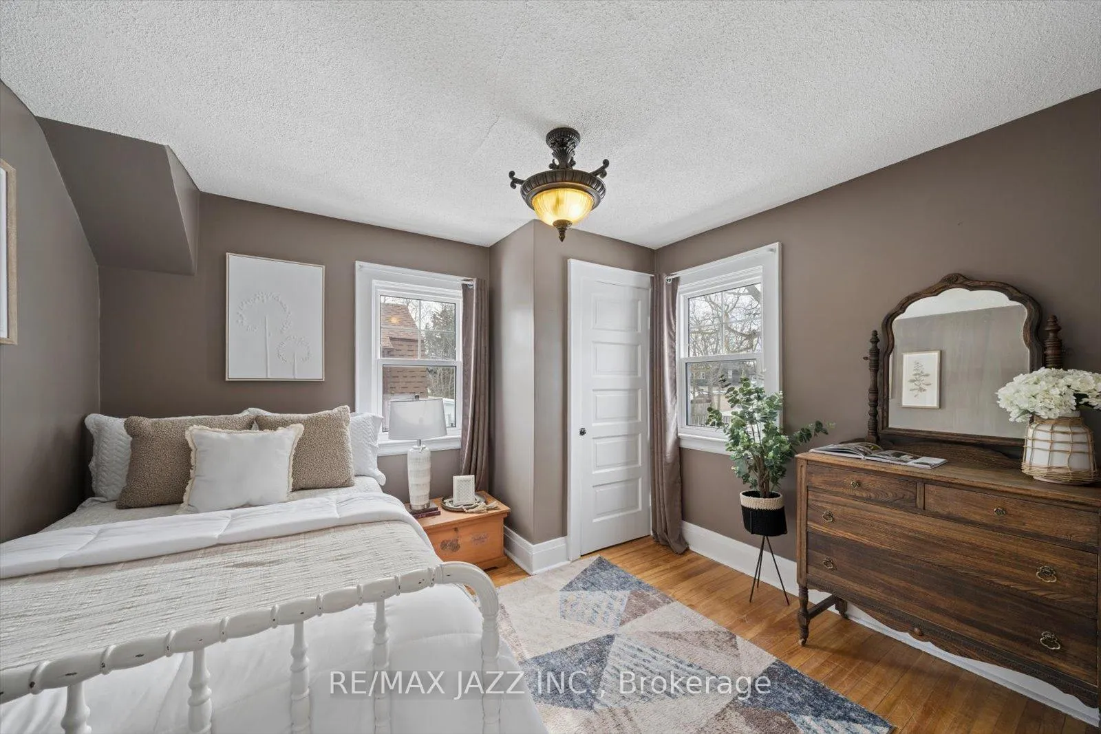 Photo 34 of 566 Masson Street, Oshawa, O'Neill — HOMEH