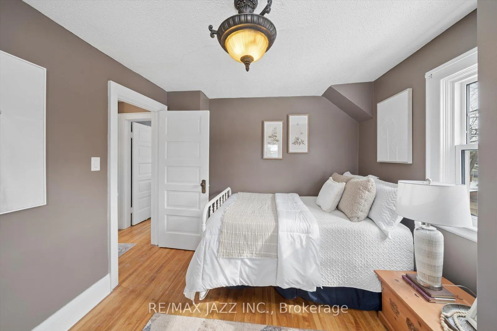 Photo 35 of 566 Masson Street, Oshawa, O'Neill — HOMEH
