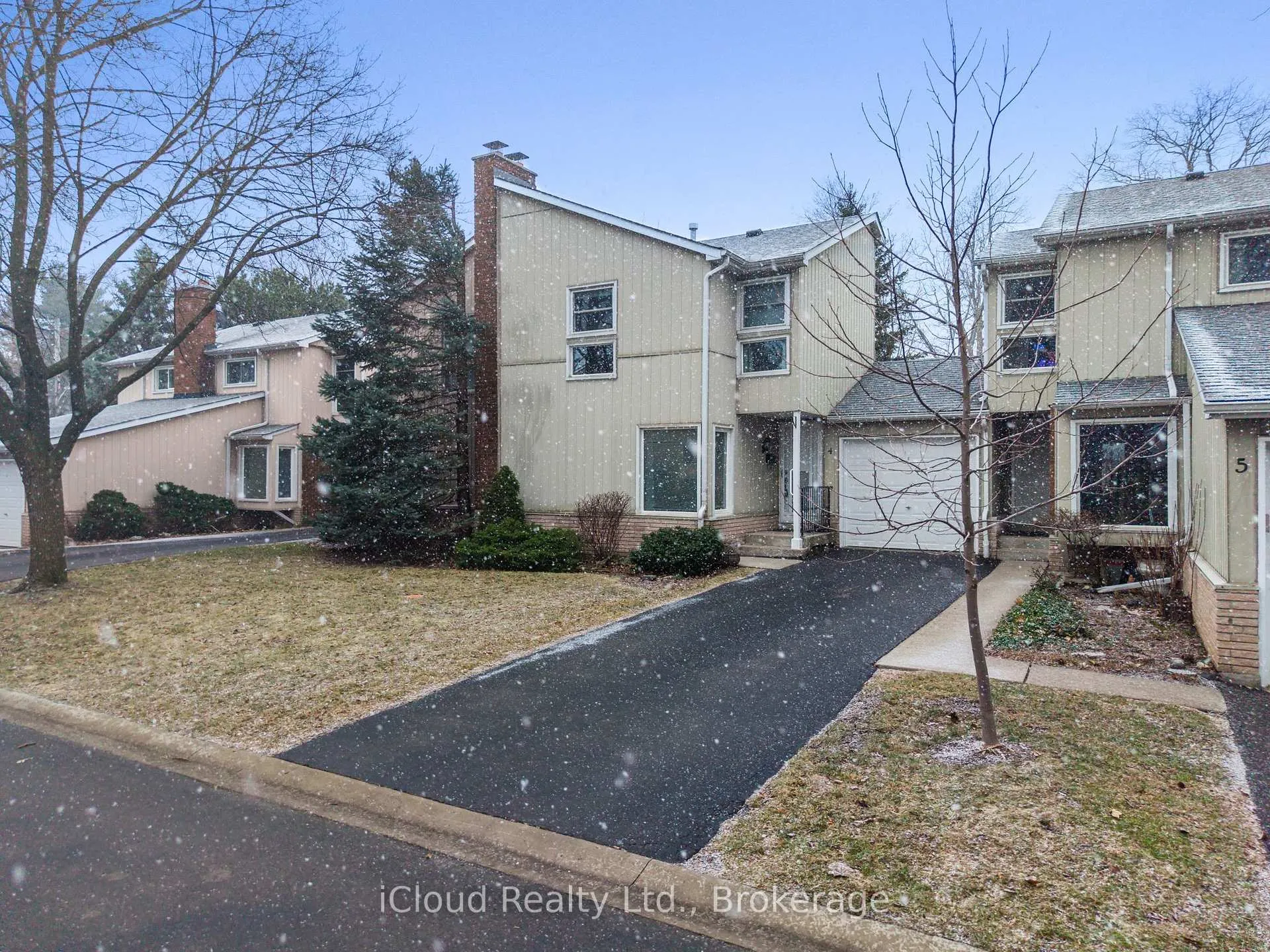 Photo 1 of Unit 4, 2385 Woodward Avenue, Burlington, Brant — HOMEH