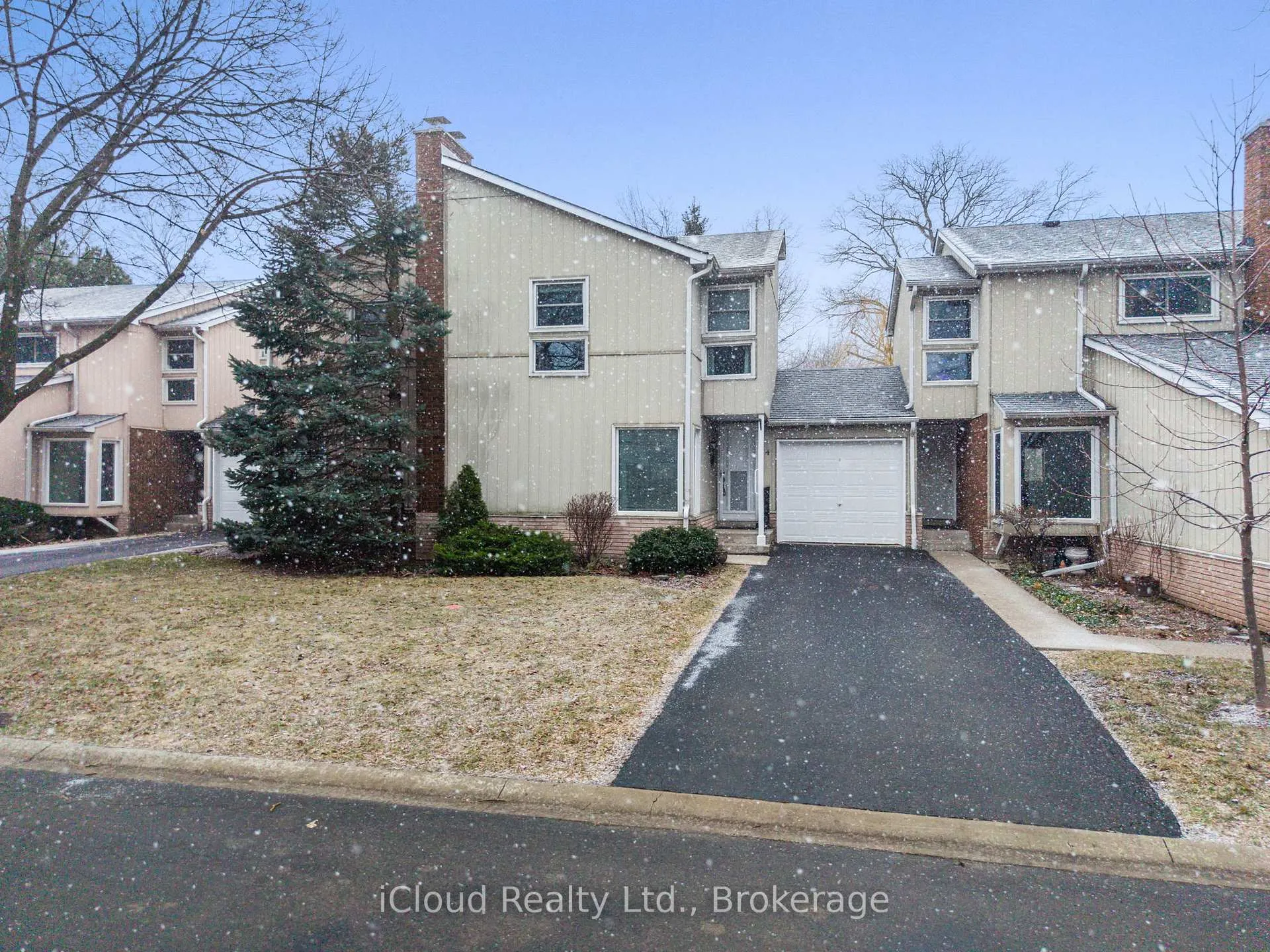 Photo 2 of Unit 4, 2385 Woodward Avenue, Burlington, Brant — HOMEH