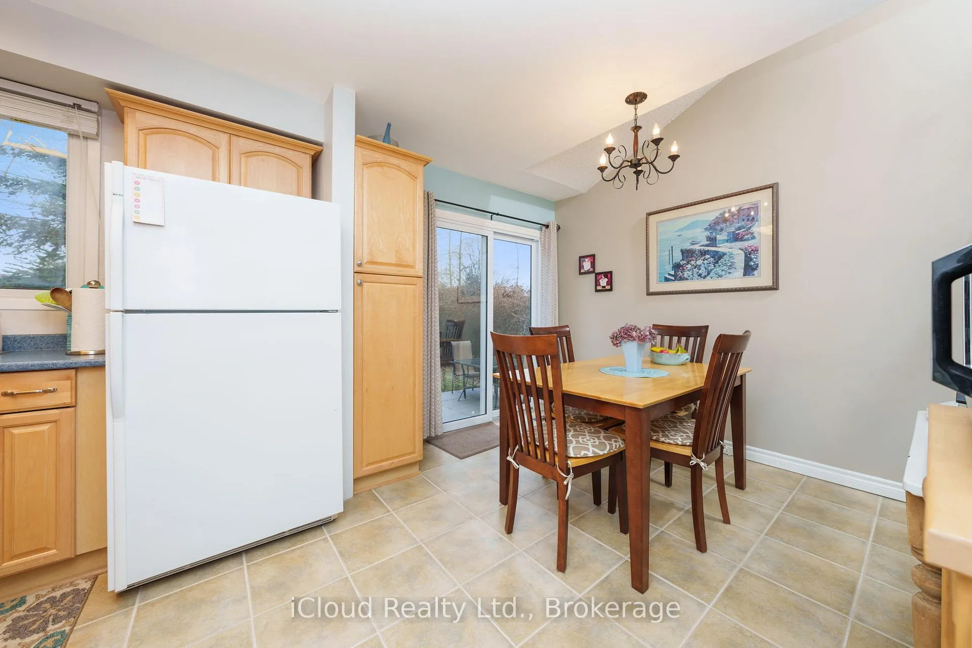 Photo 16 of Unit 4, 2385 Woodward Avenue, Burlington, Brant — HOMEH