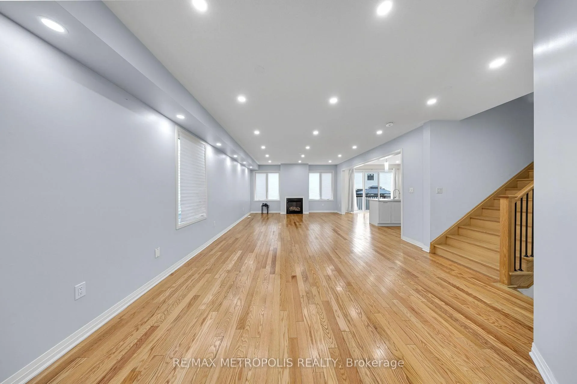 Photo 7 of 35 Clipper Lane, Clarington, Bowmanville — HOMEH