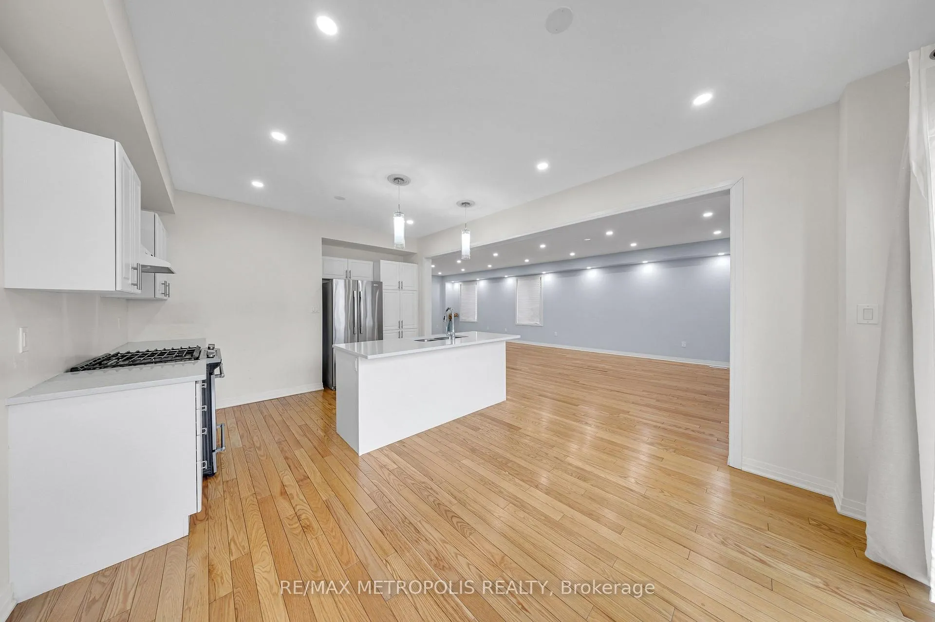 Photo 16 of 35 Clipper Lane, Clarington, Bowmanville — HOMEH