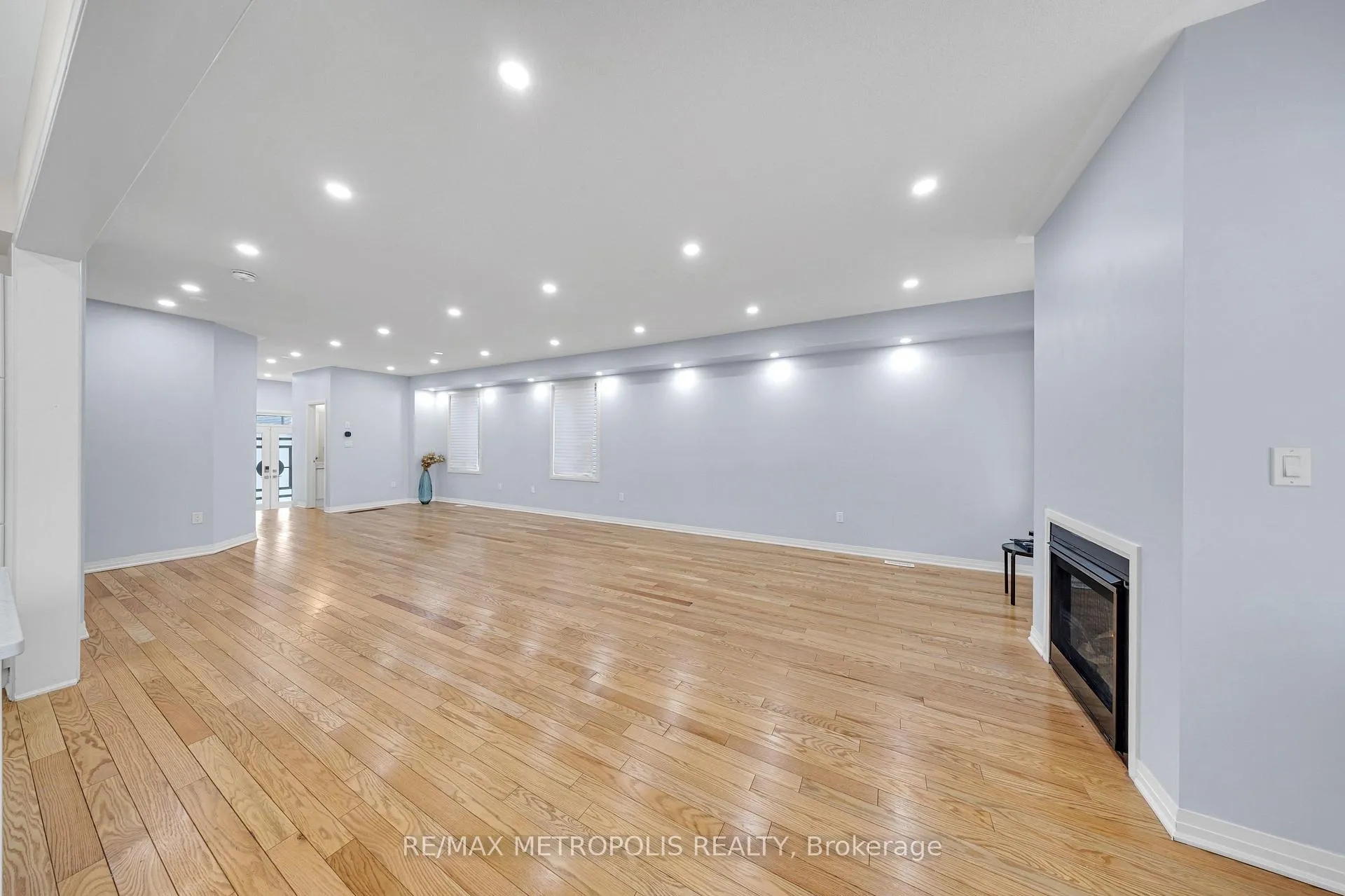 Photo 17 of 35 Clipper Lane, Clarington, Bowmanville — HOMEH