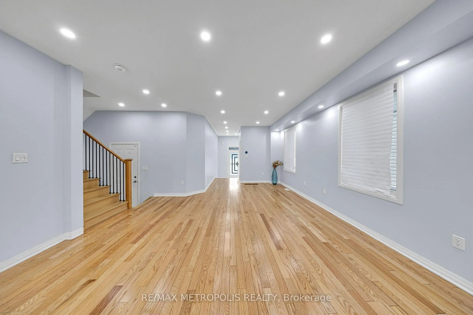 Photo 18 of 35 Clipper Lane, Clarington, Bowmanville — HOMEH