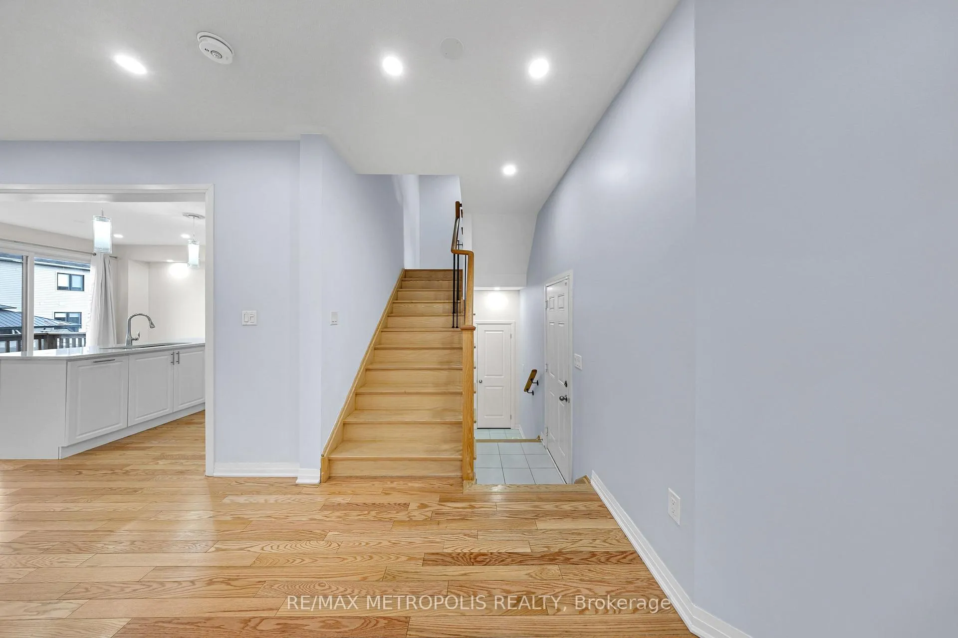 Photo 19 of 35 Clipper Lane, Clarington, Bowmanville — HOMEH