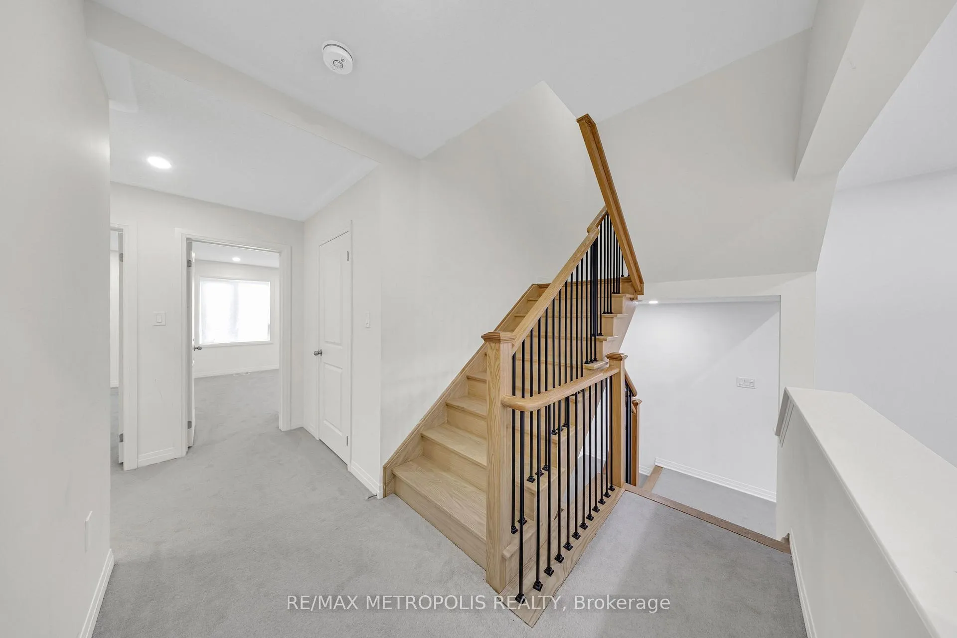 Photo 37 of 35 Clipper Lane, Clarington, Bowmanville — HOMEH