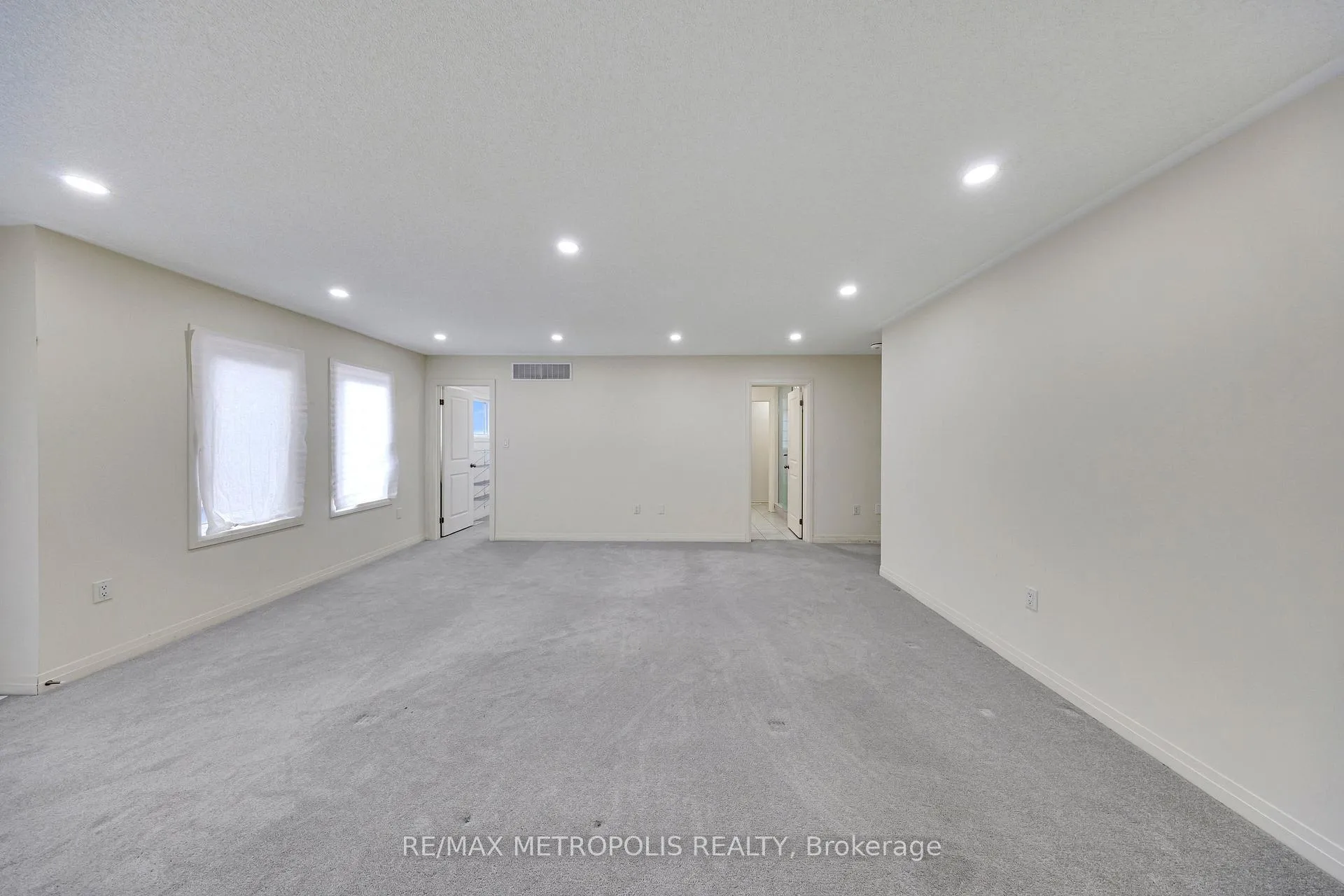 Photo 44 of 35 Clipper Lane, Clarington, Bowmanville — HOMEH
