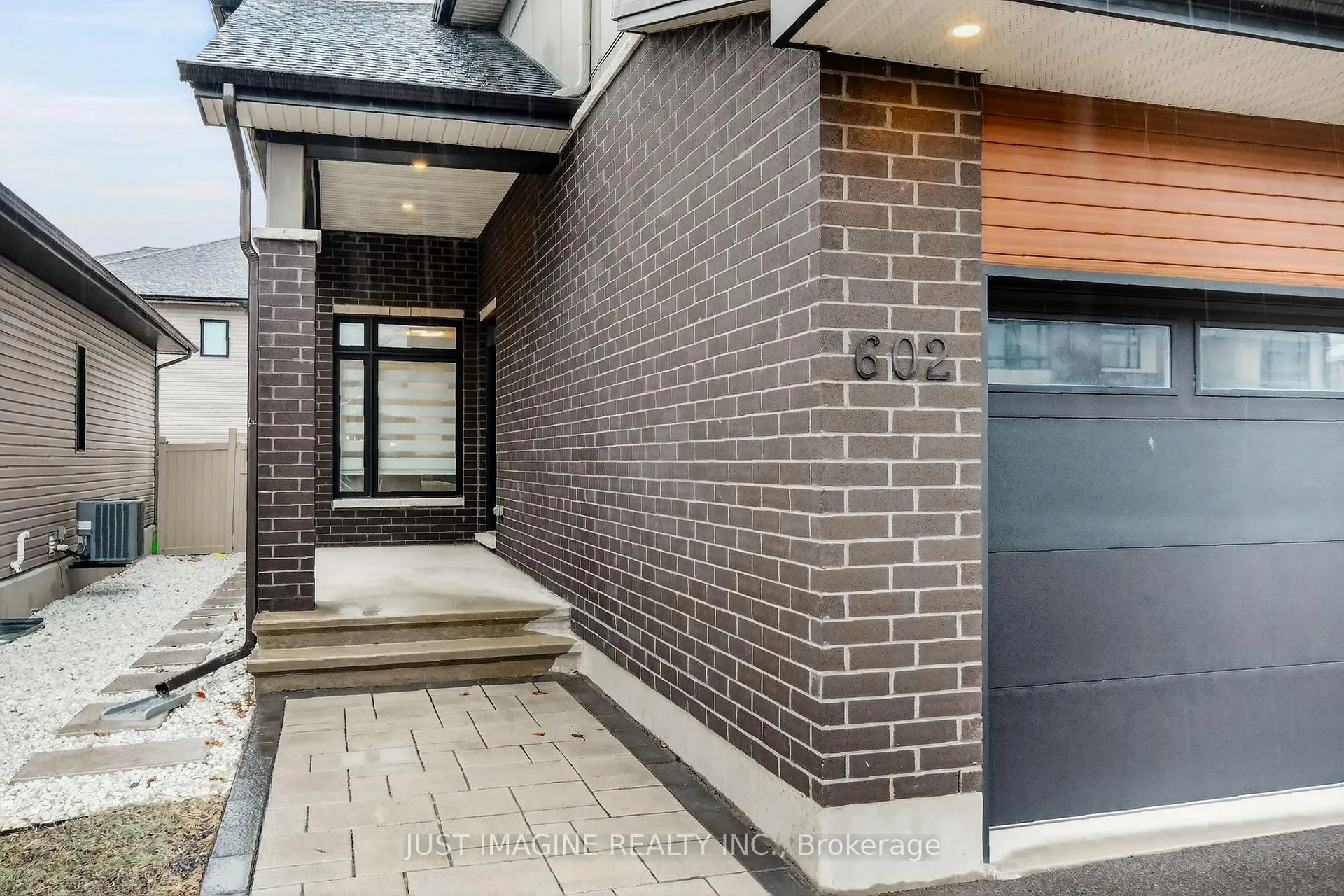 Photo 3 of 602 Triangle Street, Ottawa, Kanata - Emerald Meadows/Trailwest — HOMEH