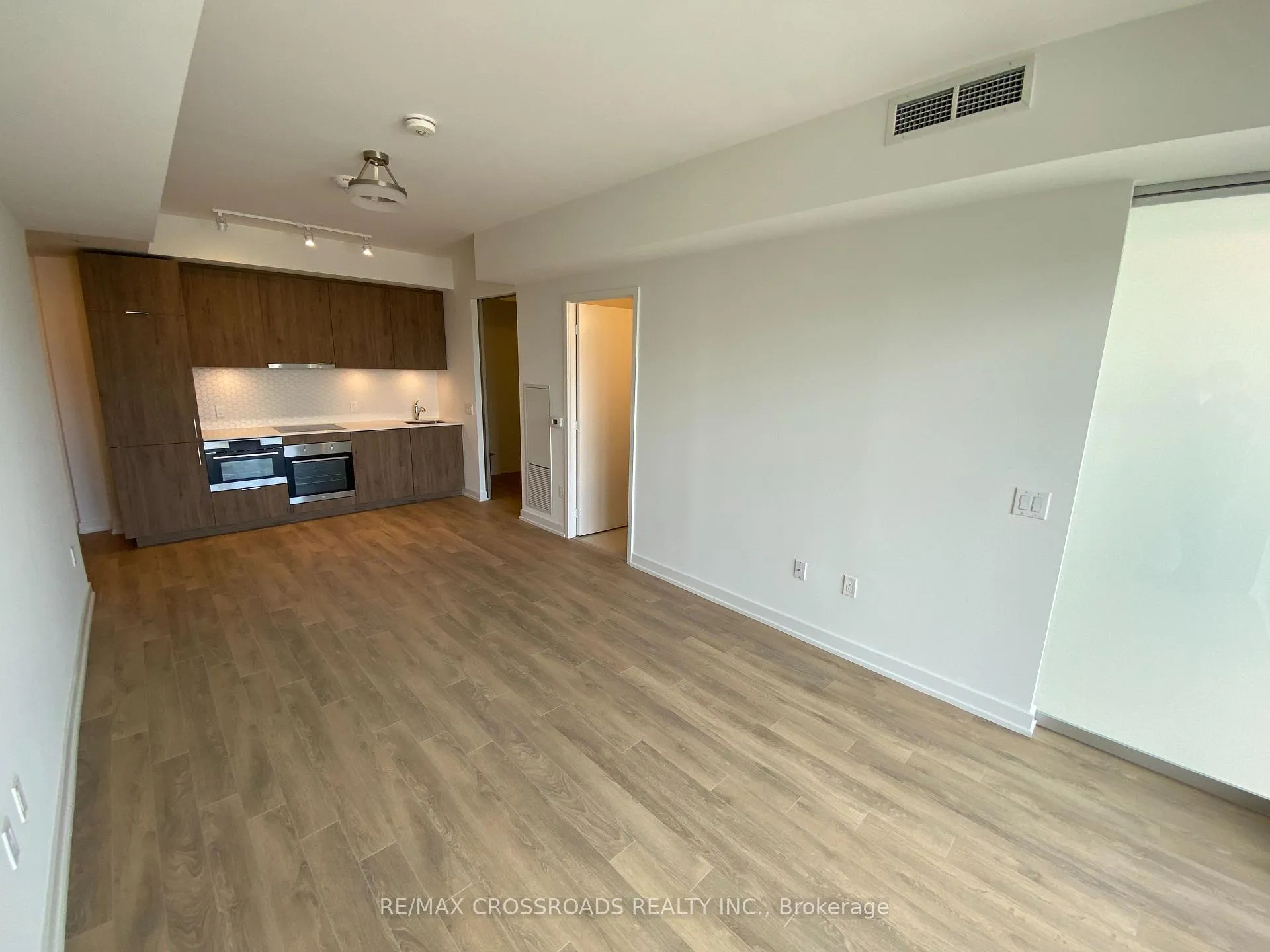 Photo 5 of Unit 1811, 158 Front Street E, Toronto, Moss Park — HOMEH
