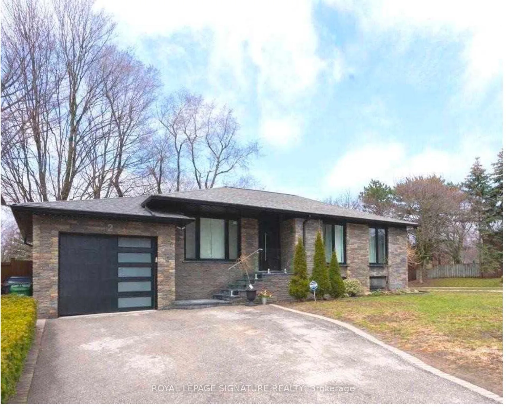 Photo 1 of 2 Groveland Crescent, North York, Parkwoods-Donalda — HOMEH