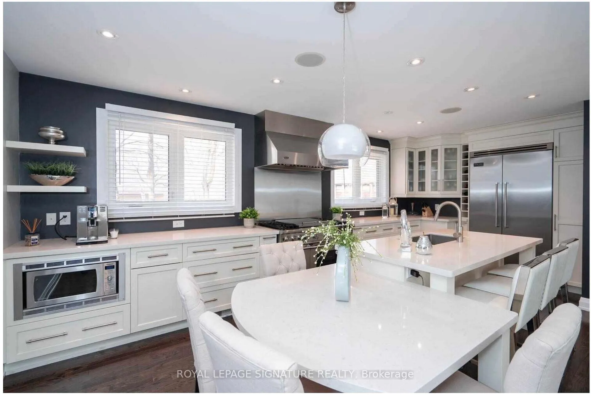 Photo 8 of 2 Groveland Crescent, North York, Parkwoods-Donalda — HOMEH