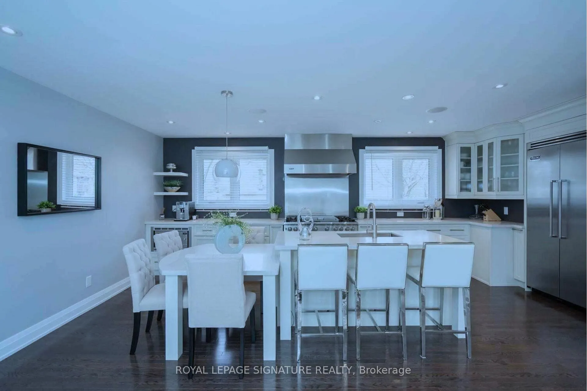 Photo 10 of 2 Groveland Crescent, North York, Parkwoods-Donalda — HOMEH