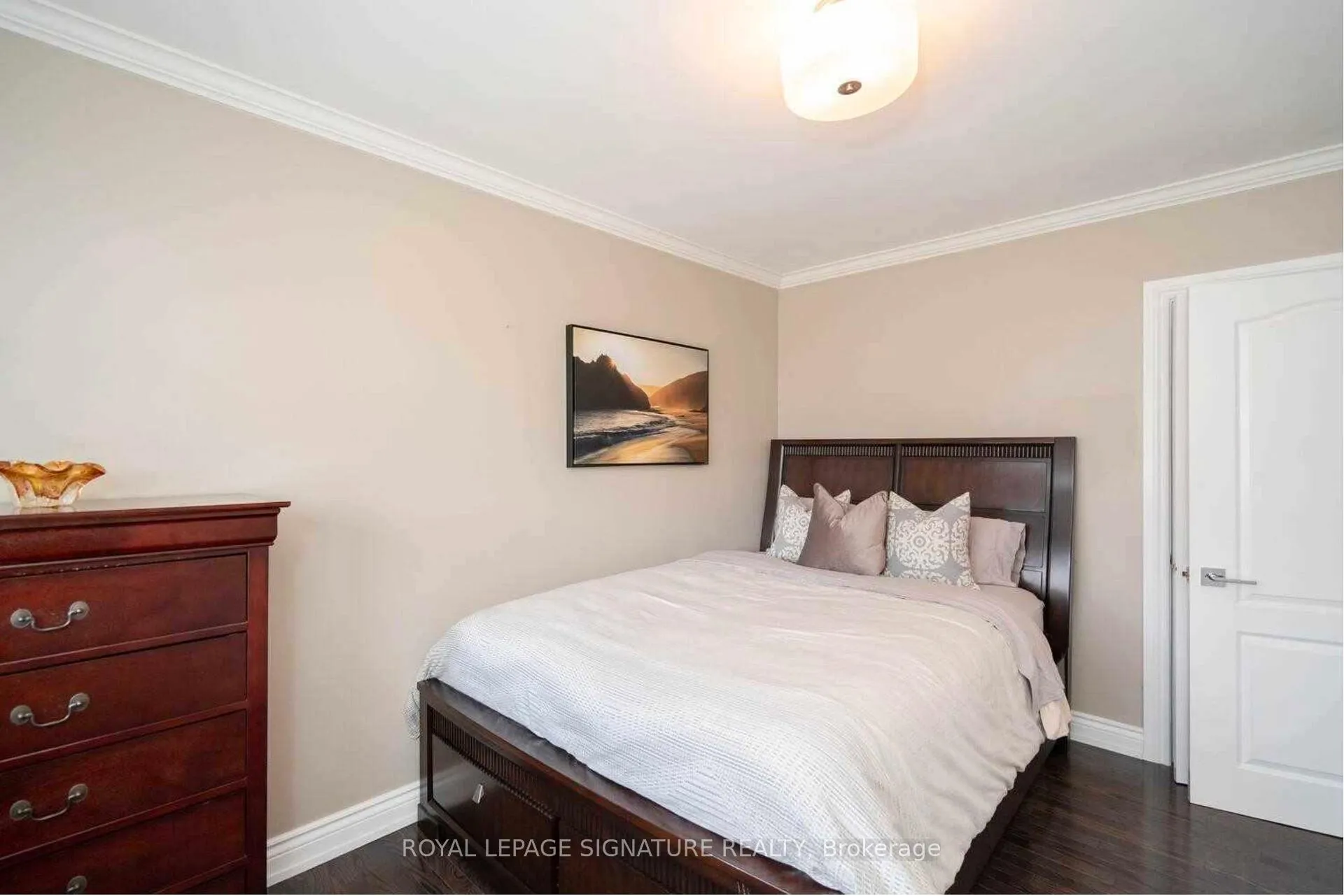 Photo 12 of 2 Groveland Crescent, North York, Parkwoods-Donalda — HOMEH