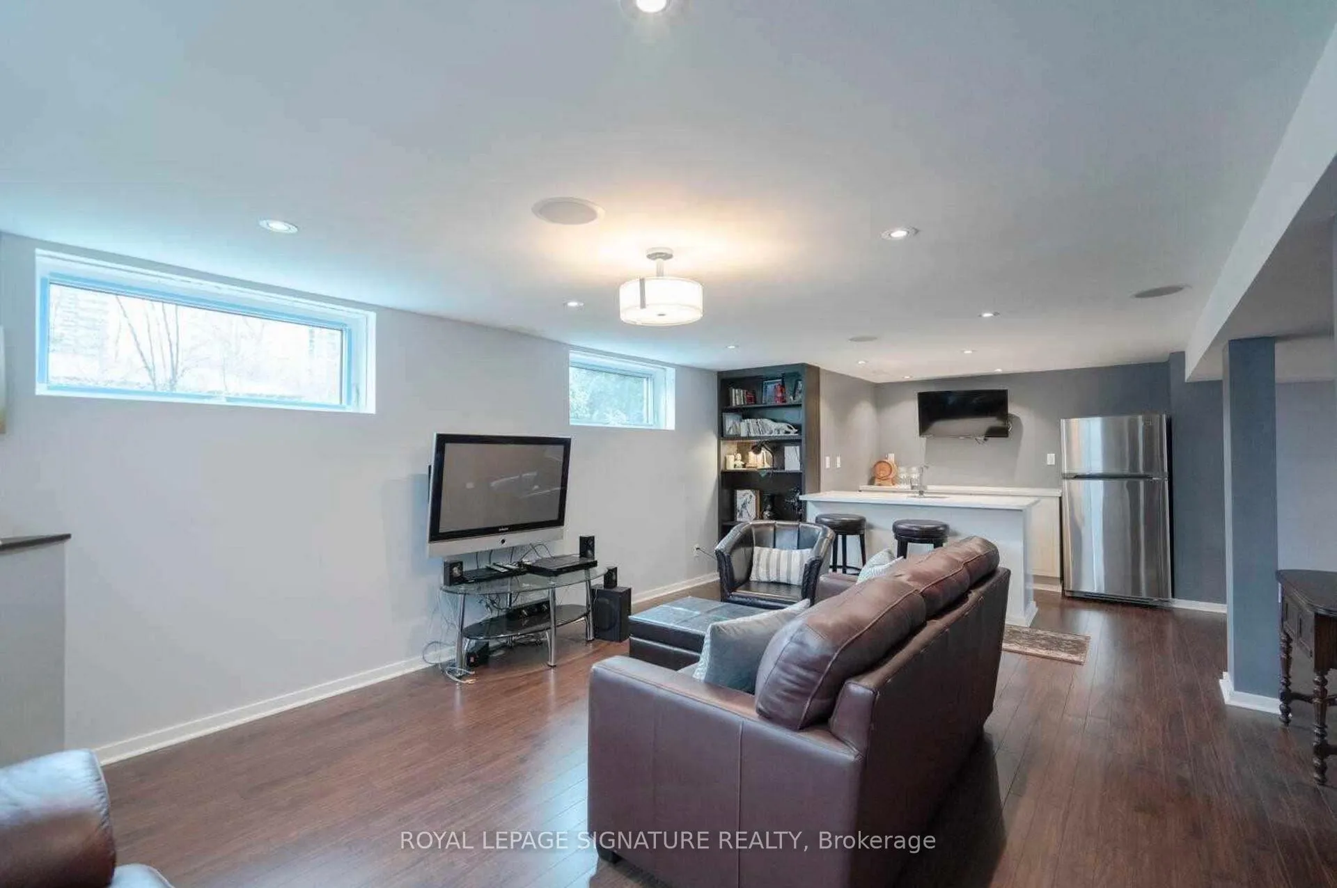Photo 17 of 2 Groveland Crescent, North York, Parkwoods-Donalda — HOMEH