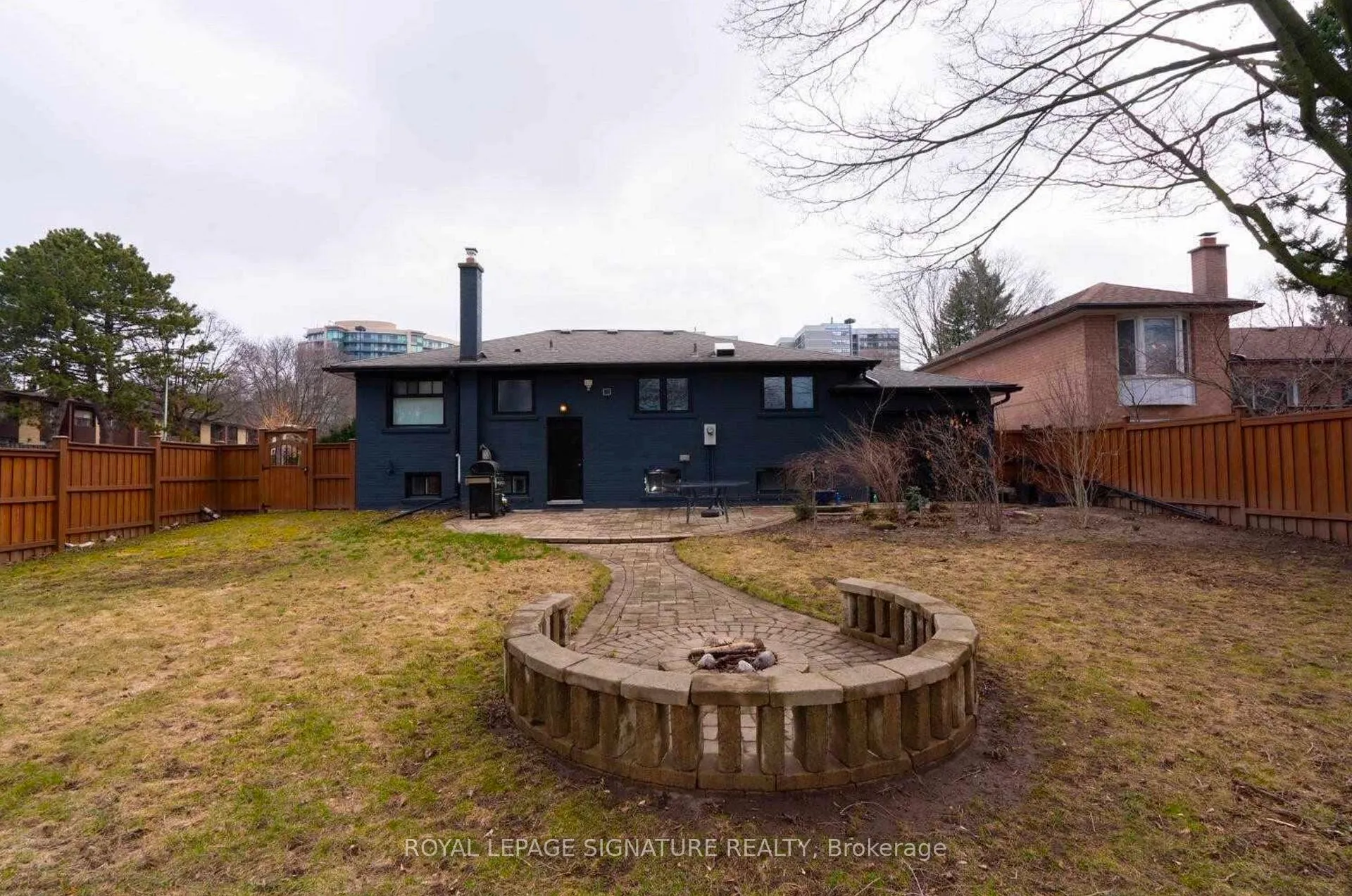 Photo 22 of 2 Groveland Crescent, North York, Parkwoods-Donalda — HOMEH