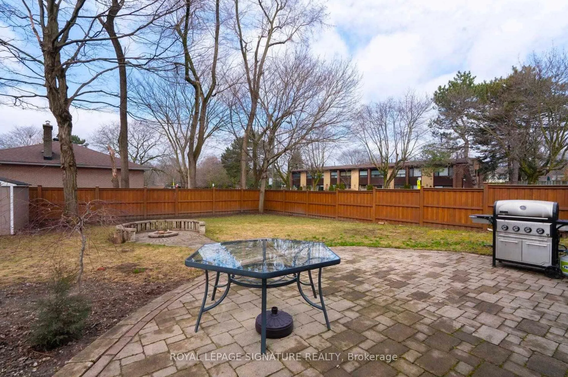 Photo 24 of 2 Groveland Crescent, North York, Parkwoods-Donalda — HOMEH