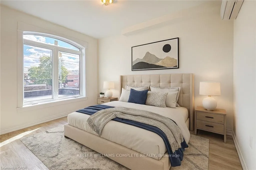 Photo of Unit 2, 76 Wentworth Street S