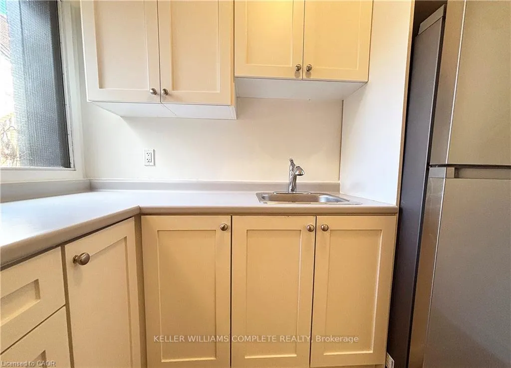 Photo 8 of Unit 2, 76 Wentworth Street S, Hamilton, Stinson — HOMEH