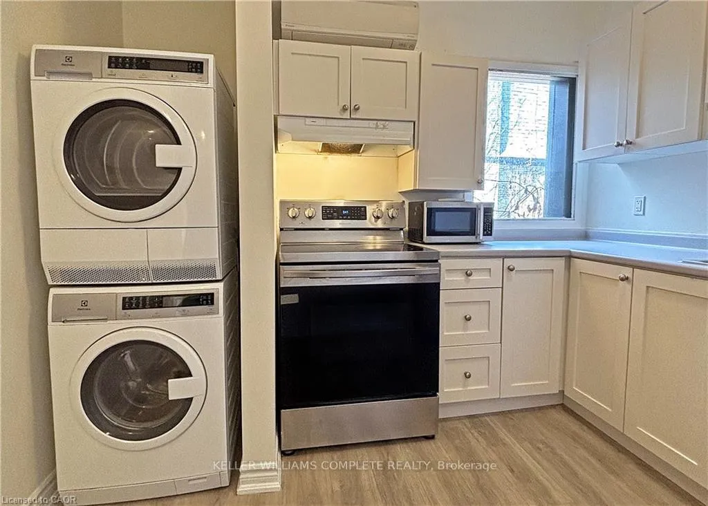 Photo 10 of Unit 2, 76 Wentworth Street S, Hamilton, Stinson — HOMEH