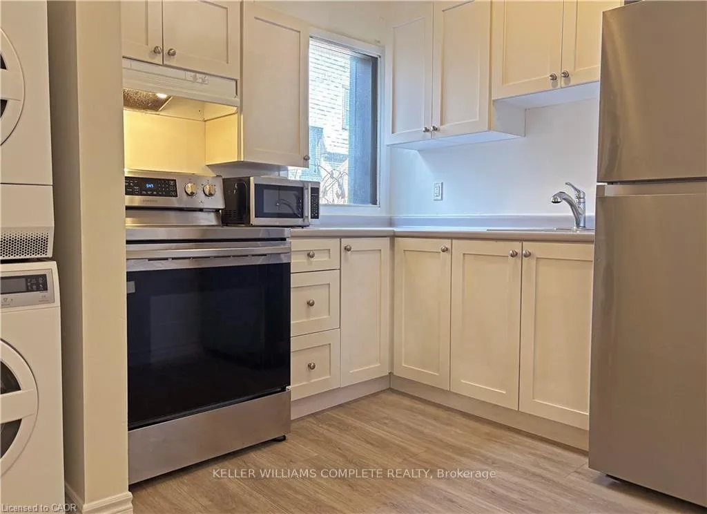 Photo 11 of Unit 2, 76 Wentworth Street S, Hamilton, Stinson — HOMEH