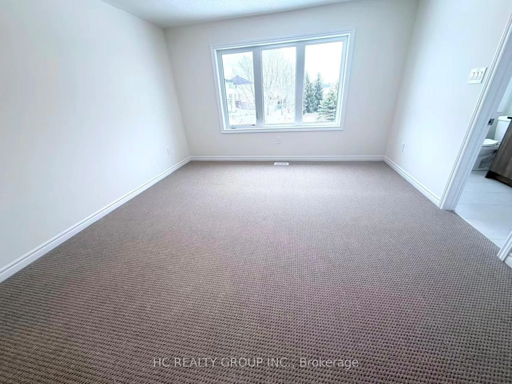 Photo 8 of 693 Ribstone Court, Oshawa, Pinecrest — HOMEH