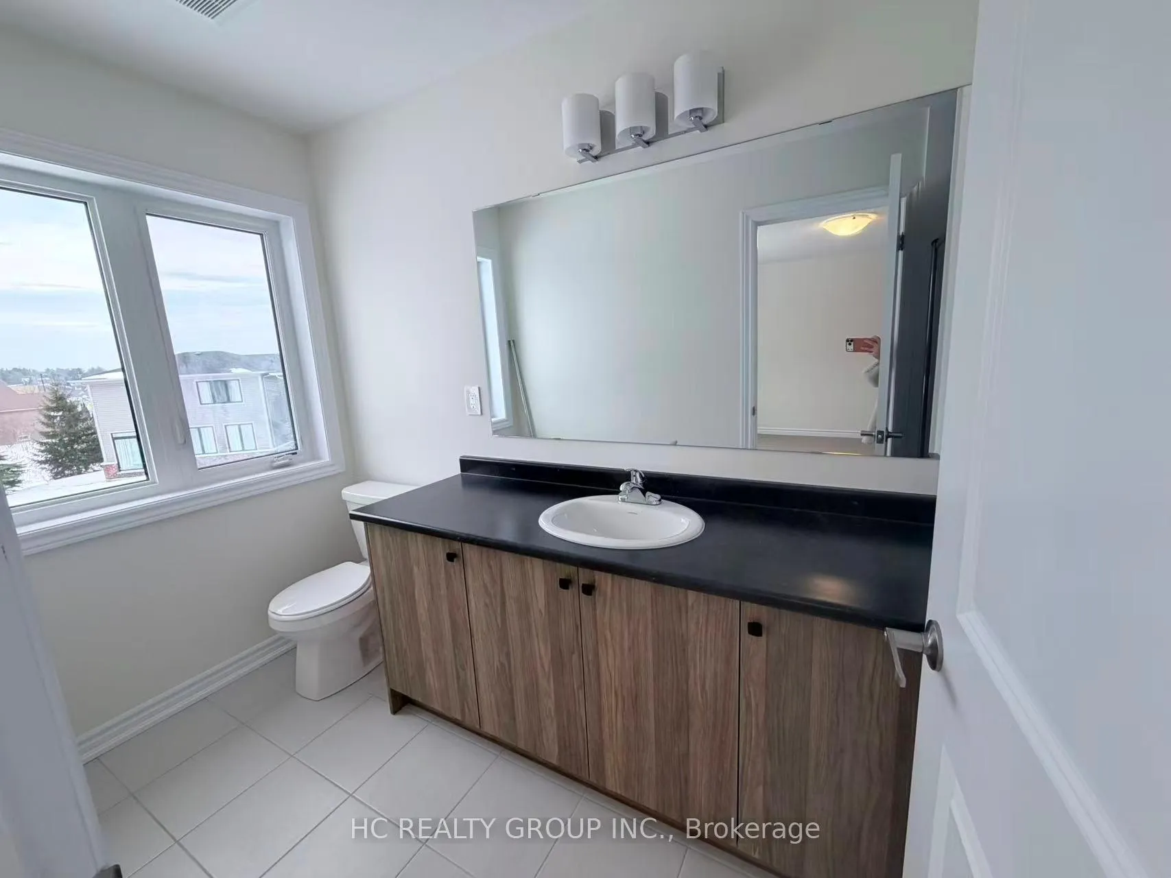Photo 9 of 693 Ribstone Court, Oshawa, Pinecrest — HOMEH
