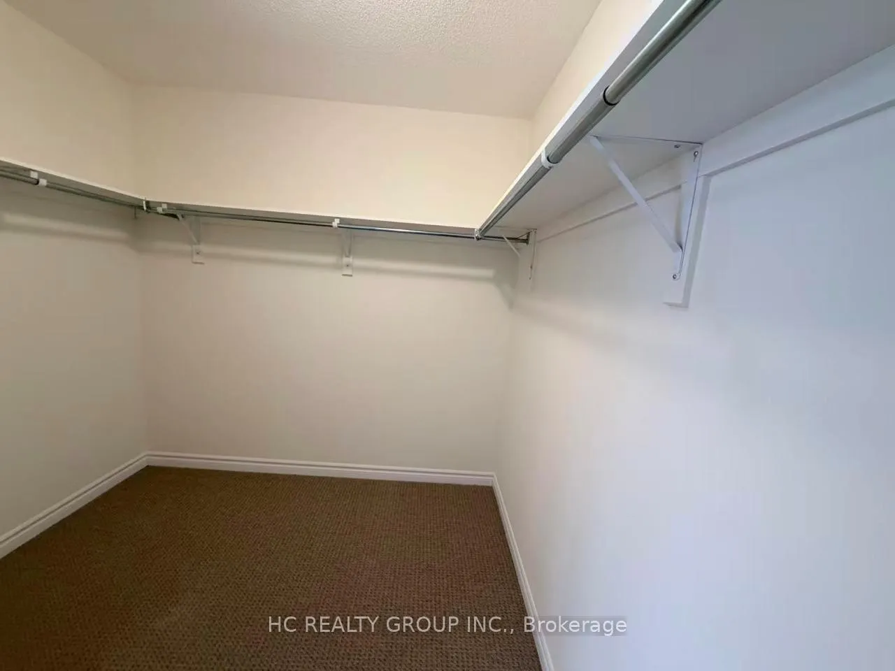 Photo 10 of 693 Ribstone Court, Oshawa, Pinecrest — HOMEH