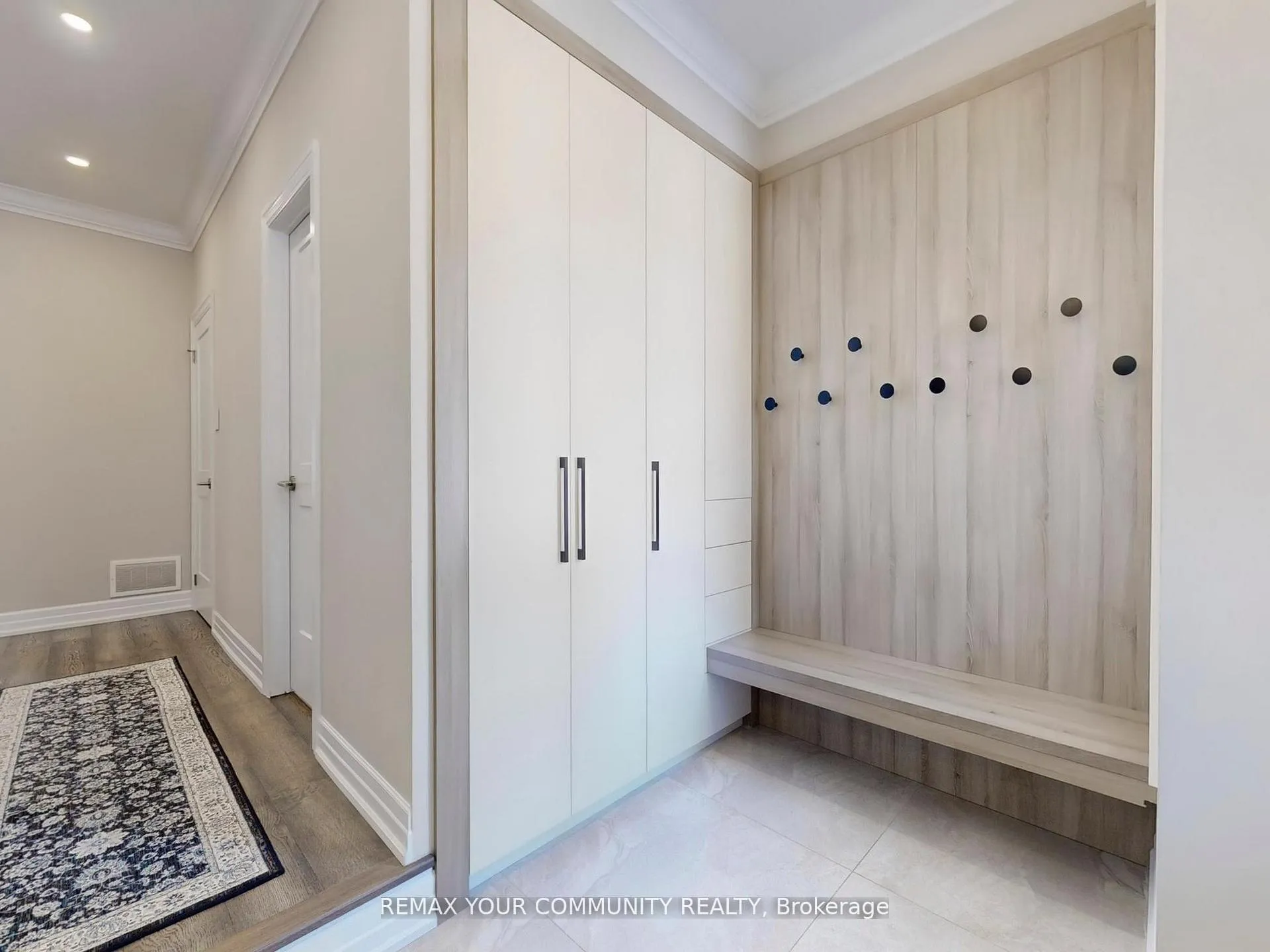 Photo 4 of 32 D'Eva Drive, Vaughan, Patterson — HOMEH