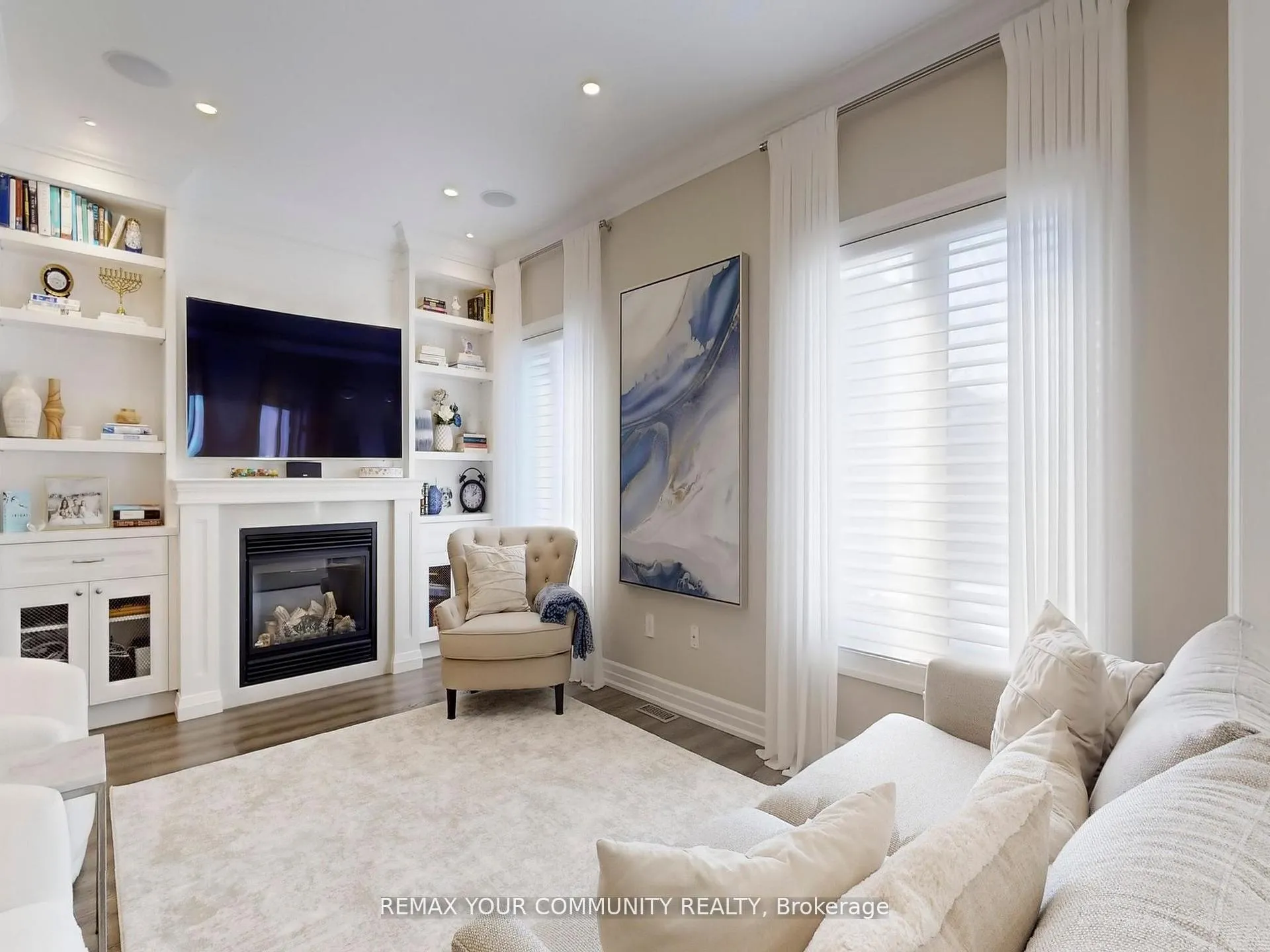 Photo 5 of 32 D'Eva Drive, Vaughan, Patterson — HOMEH