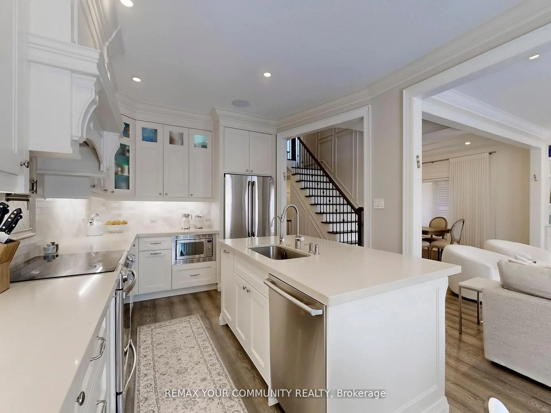 Photo 12 of 32 D'Eva Drive, Vaughan, Patterson — HOMEH