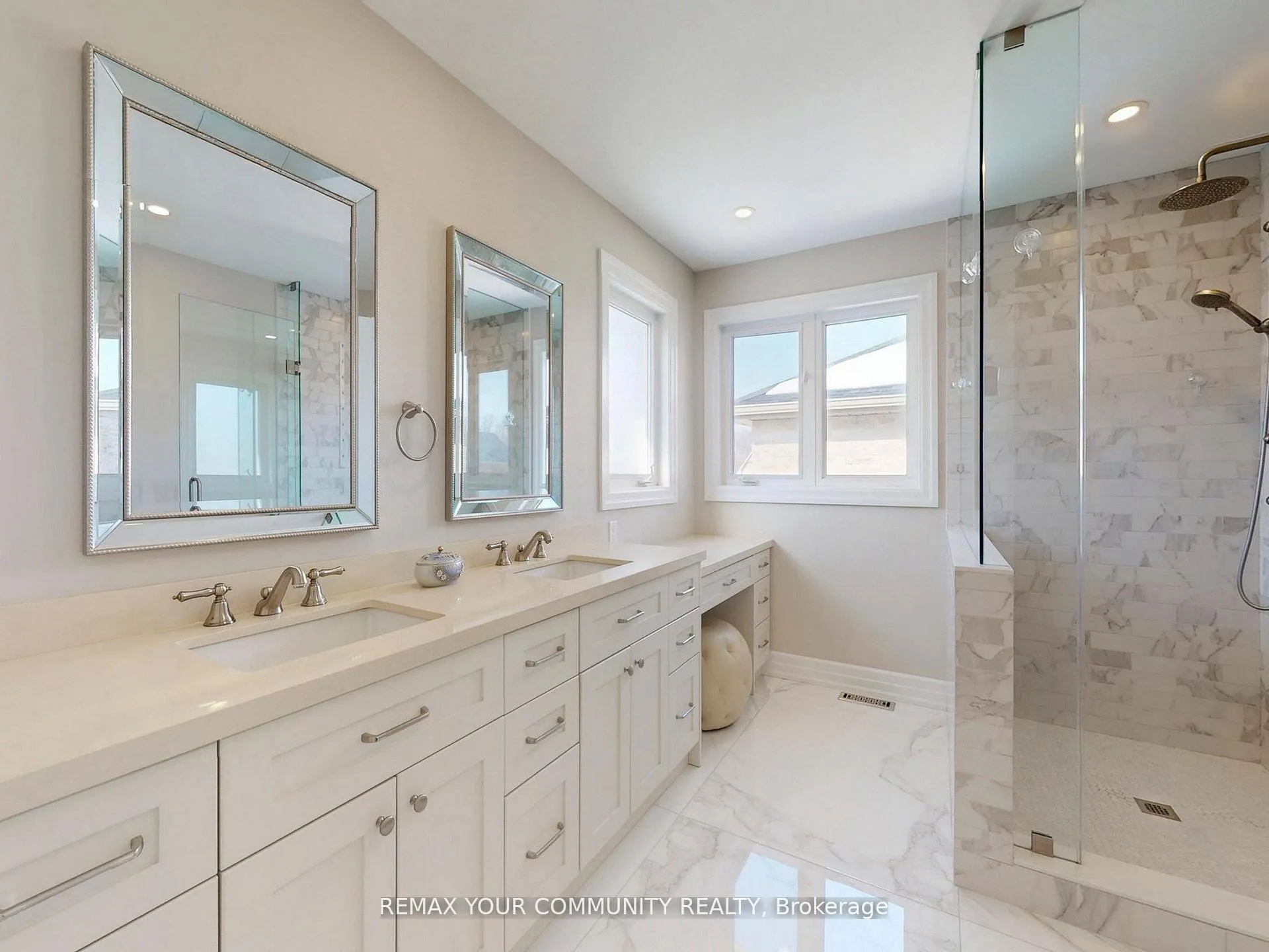 Photo 25 of 32 D'Eva Drive, Vaughan, Patterson — HOMEH