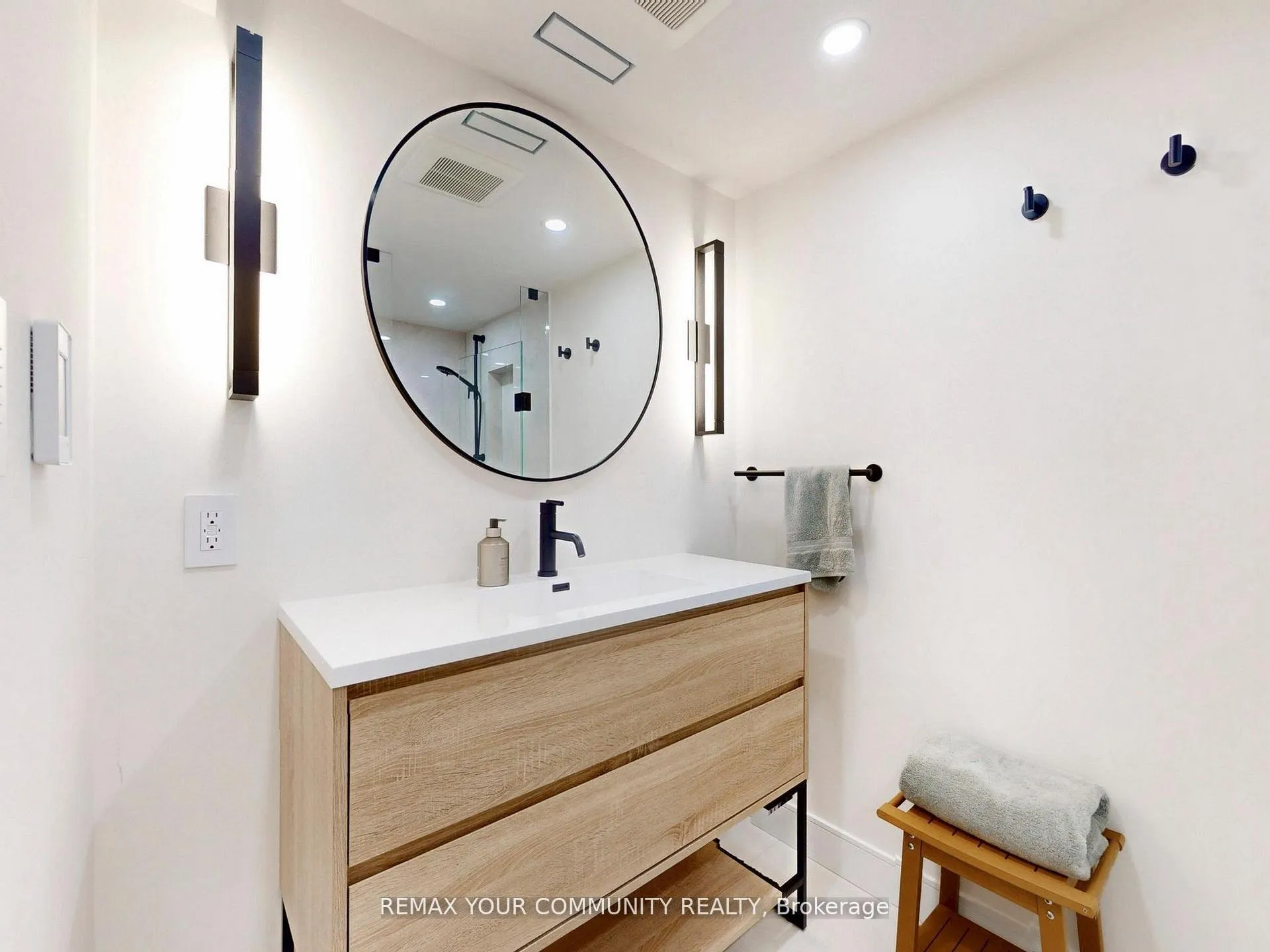 Photo 44 of 32 D'Eva Drive, Vaughan, Patterson — HOMEH