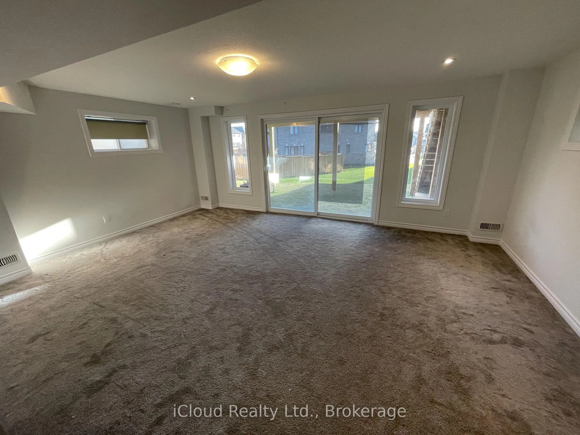 Photo 12 of 167 Forest Creek Drive, Kitchener — HOMEH