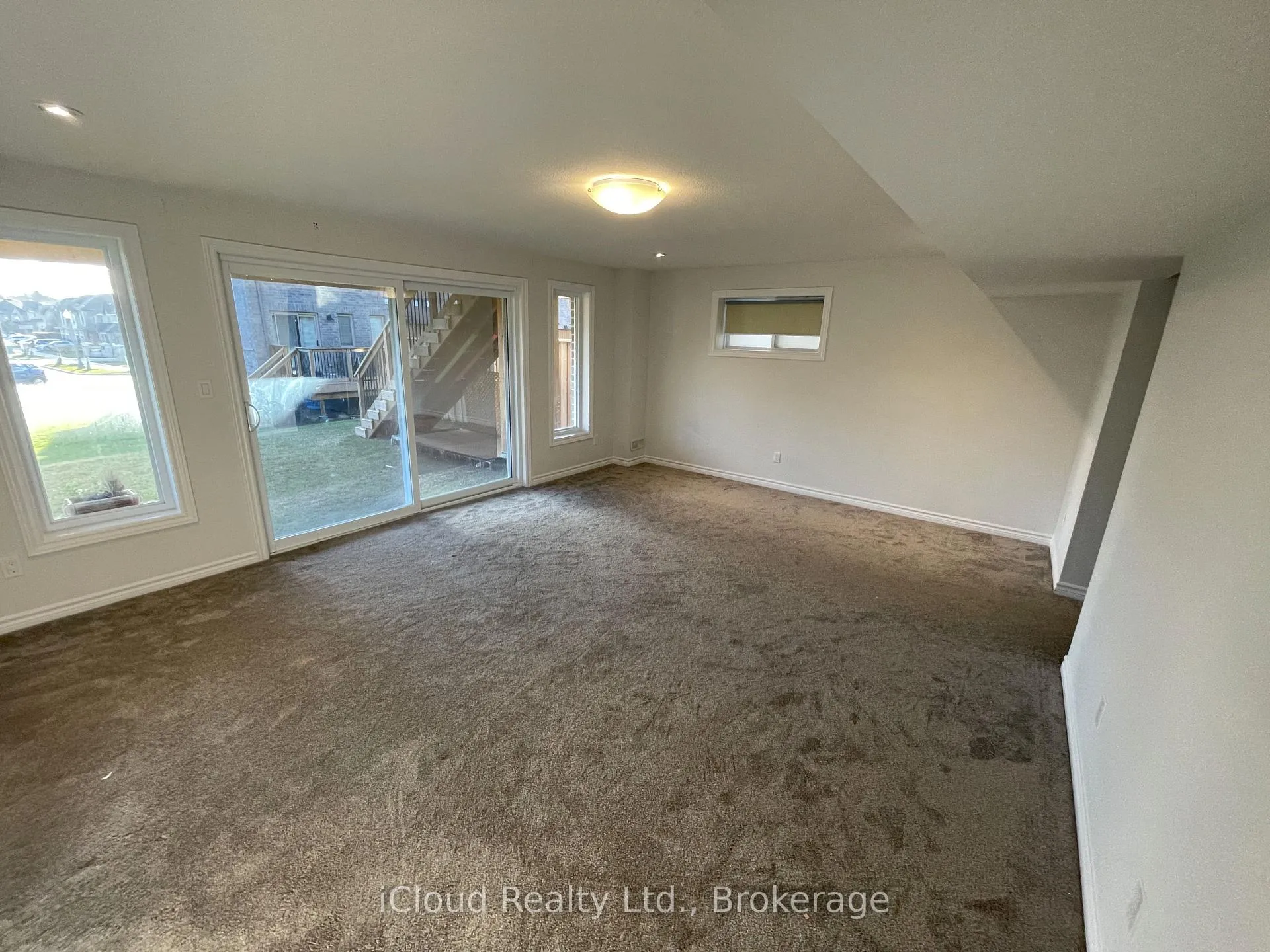 Photo 13 of 167 Forest Creek Drive, Kitchener — HOMEH