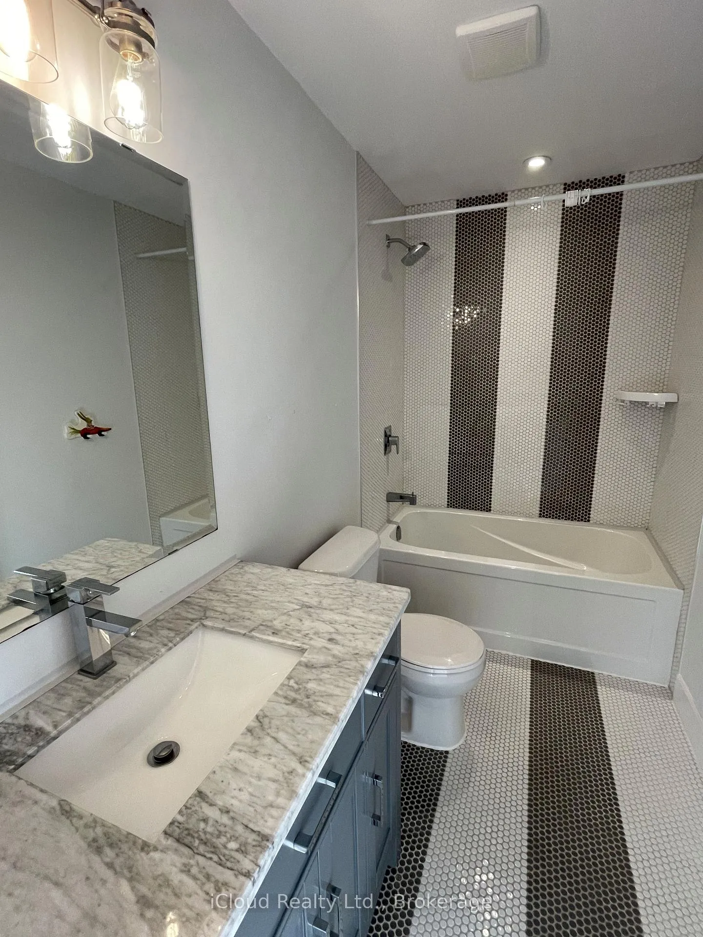 Photo 21 of 167 Forest Creek Drive, Kitchener — HOMEH