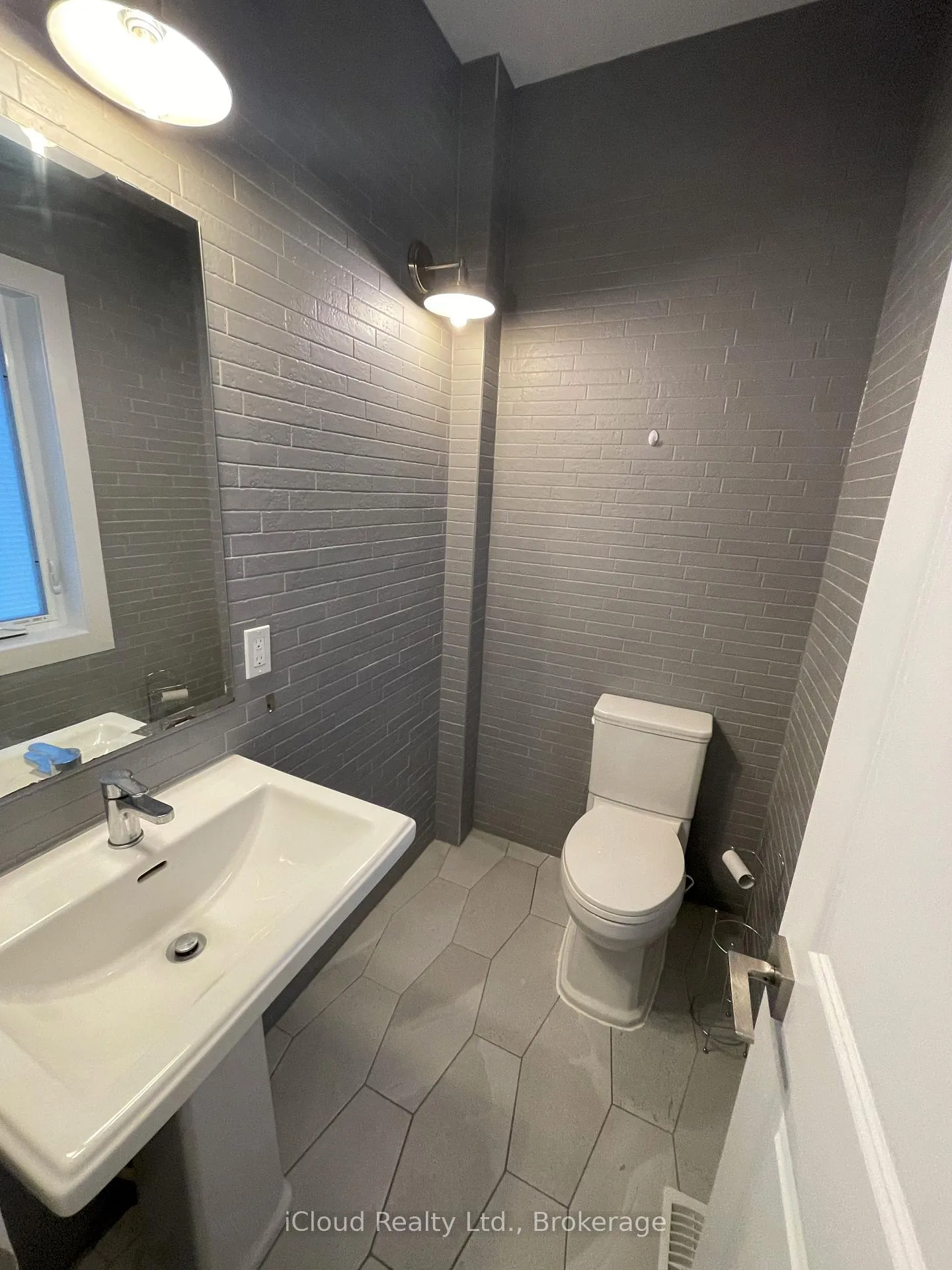 Photo 22 of 167 Forest Creek Drive, Kitchener — HOMEH