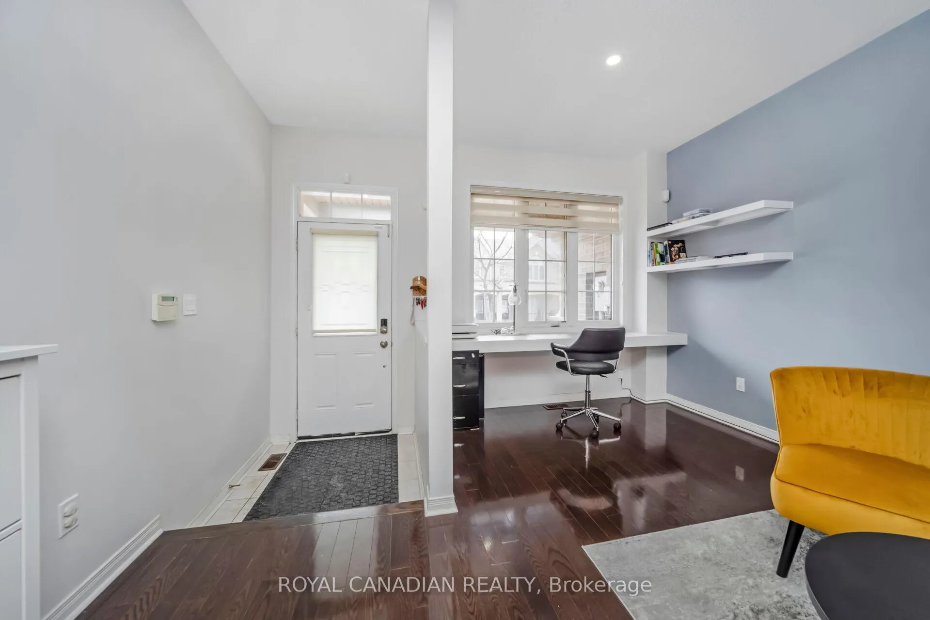 Photo 2 of 10 Yellowknife Road, Brampton, Sandringham-Wellington — HOMEH