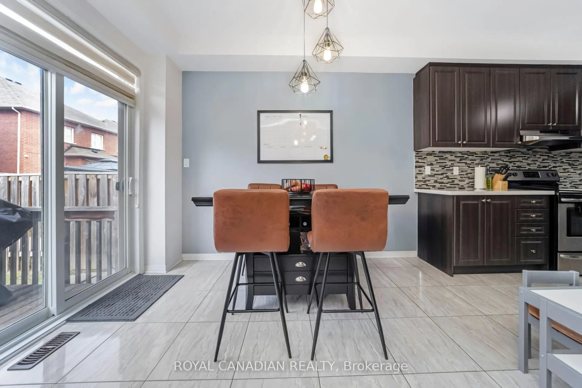 Photo 14 of 10 Yellowknife Road, Brampton, Sandringham-Wellington — HOMEH