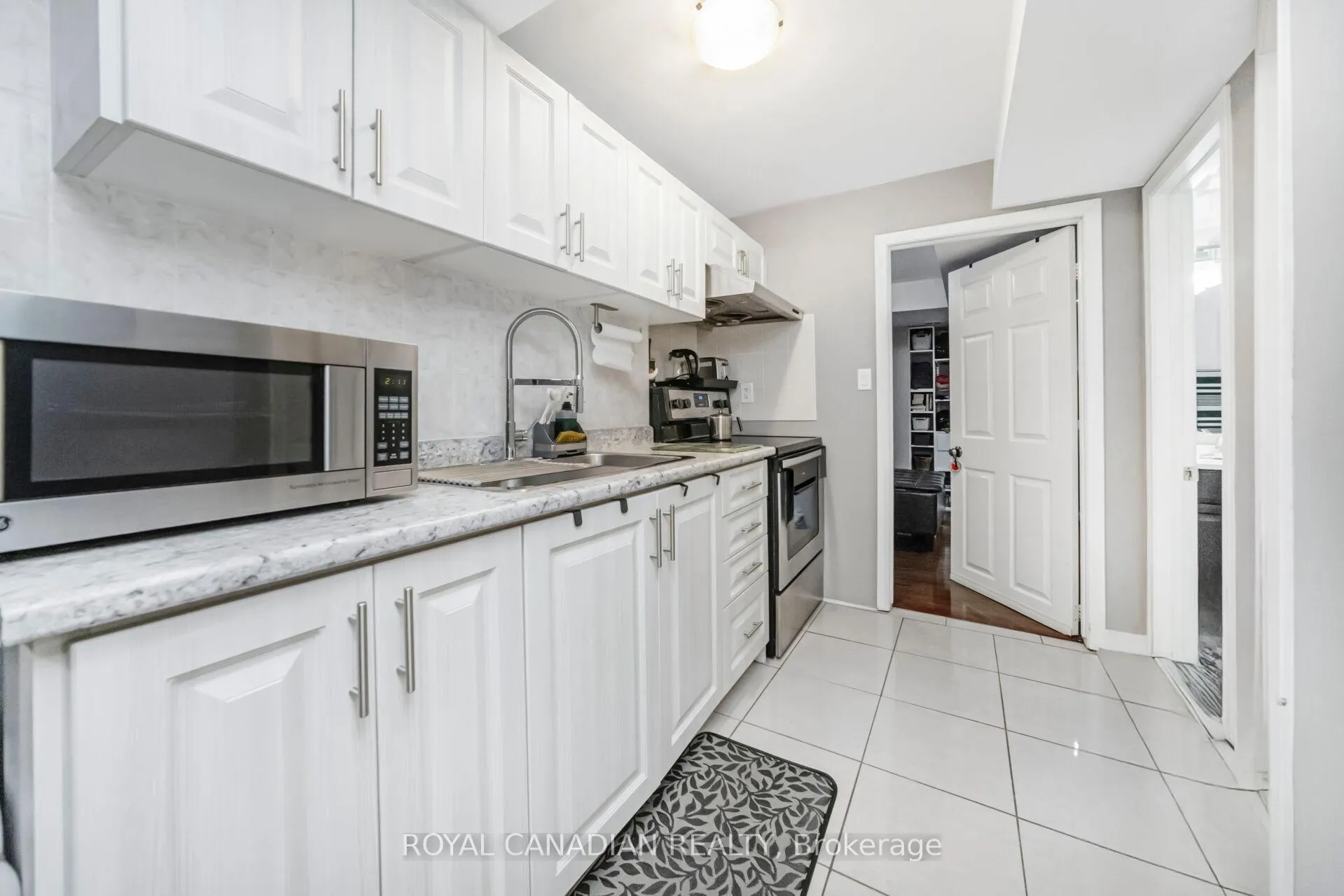 Photo 41 of 10 Yellowknife Road, Brampton, Sandringham-Wellington — HOMEH