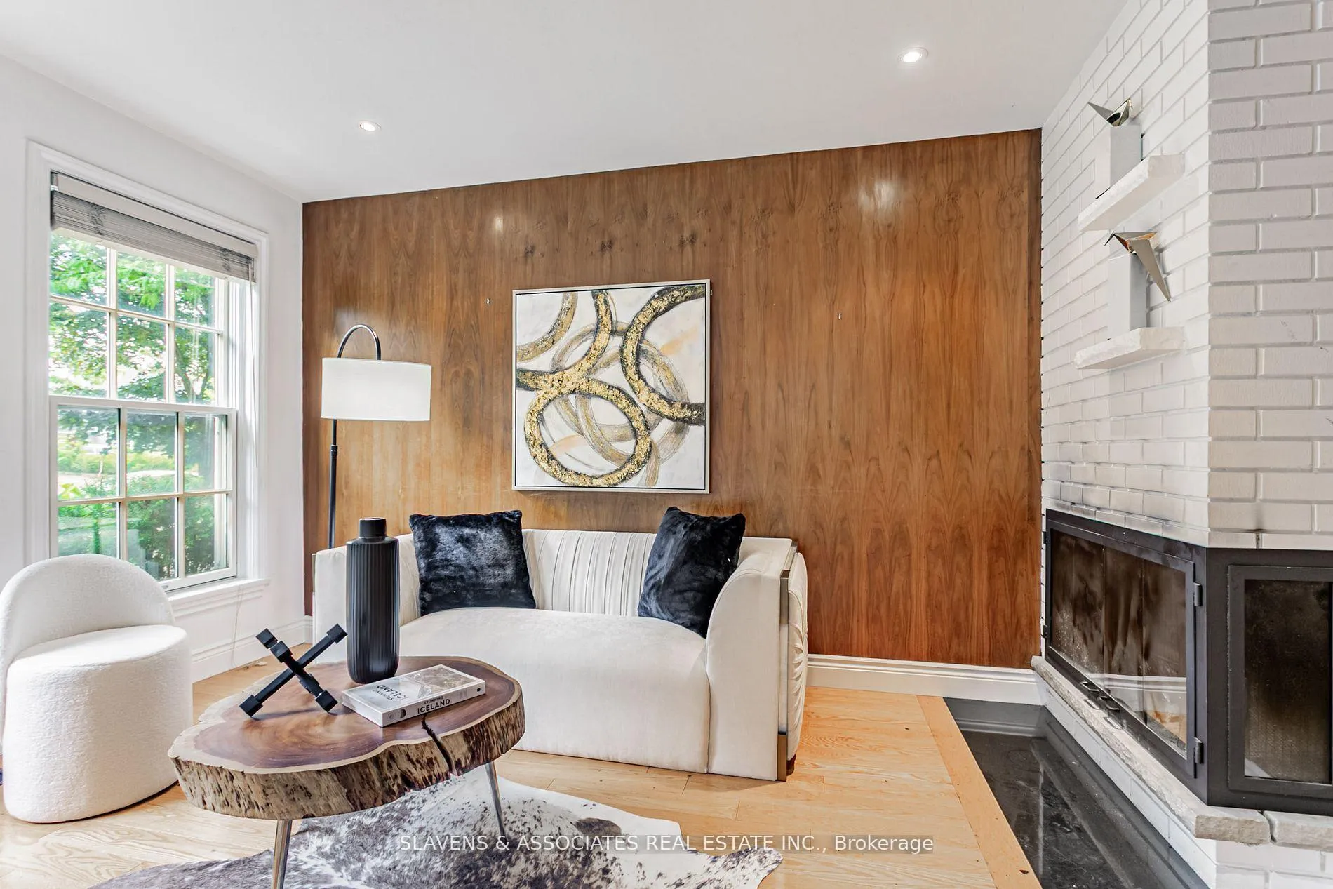 Photo 7 of 123 Lord Seaton Road, North York, St. Andrew-Windfields — HOMEH