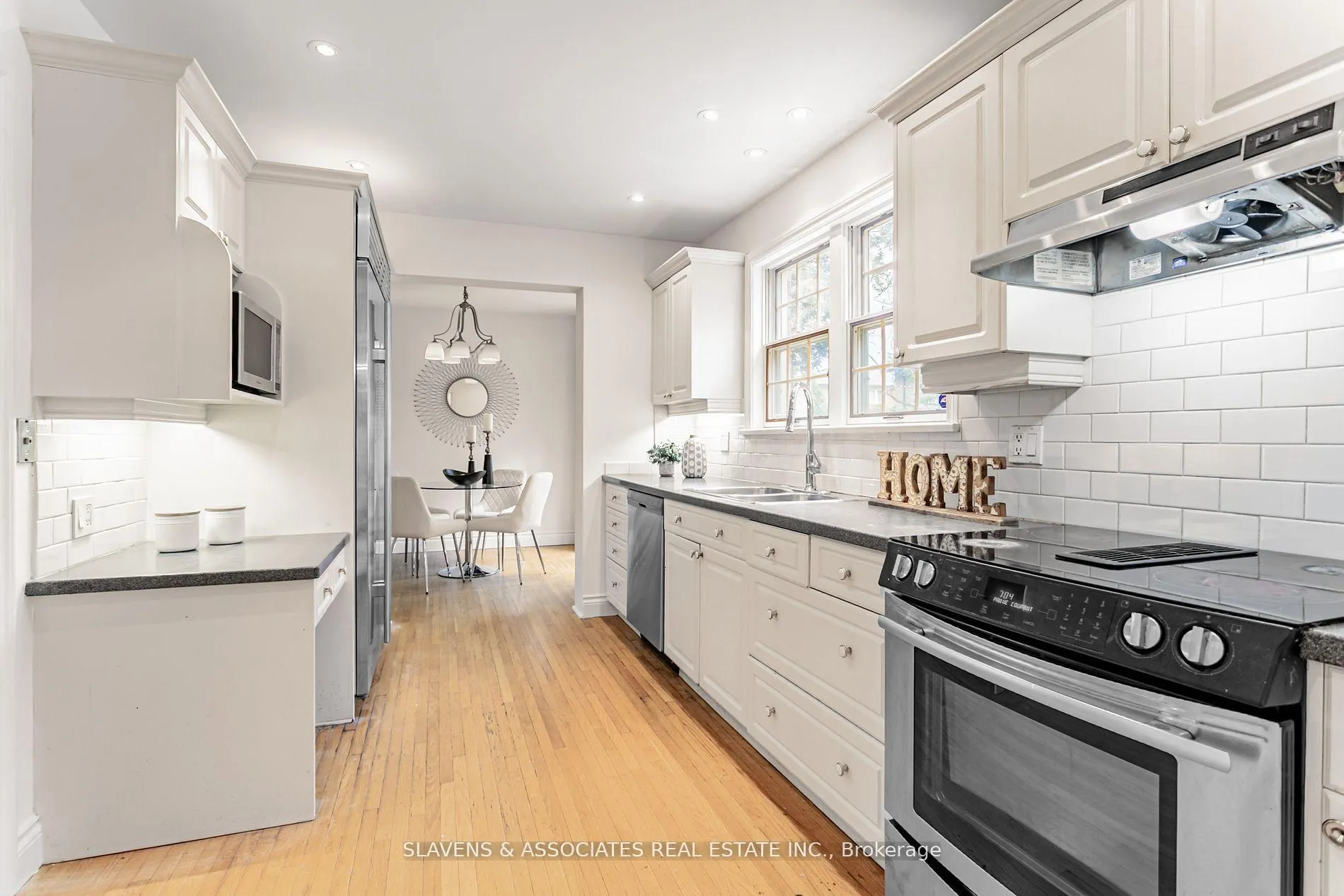 Photo 13 of 123 Lord Seaton Road, North York, St. Andrew-Windfields — HOMEH