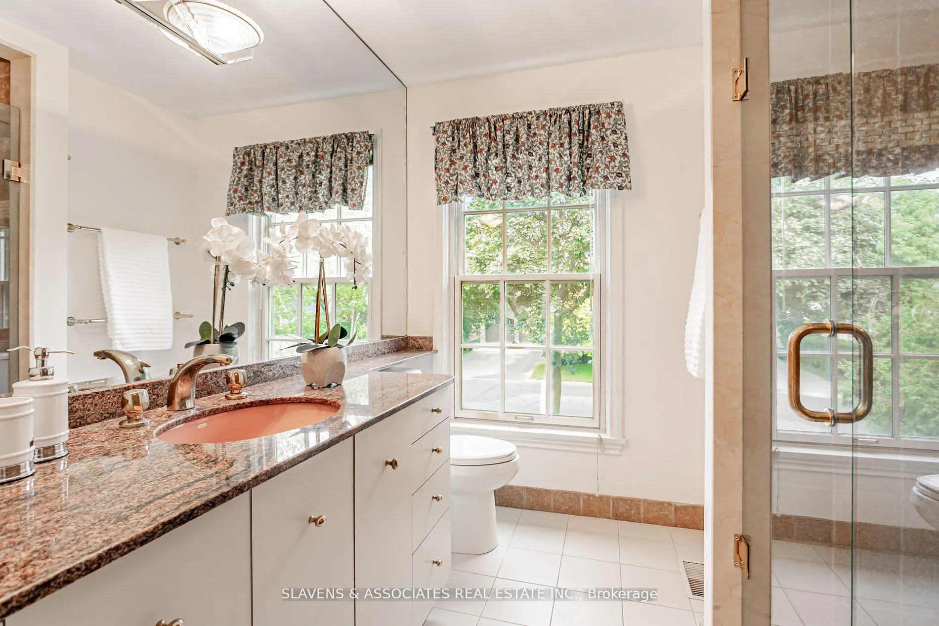 Photo 24 of 123 Lord Seaton Road, North York, St. Andrew-Windfields — HOMEH