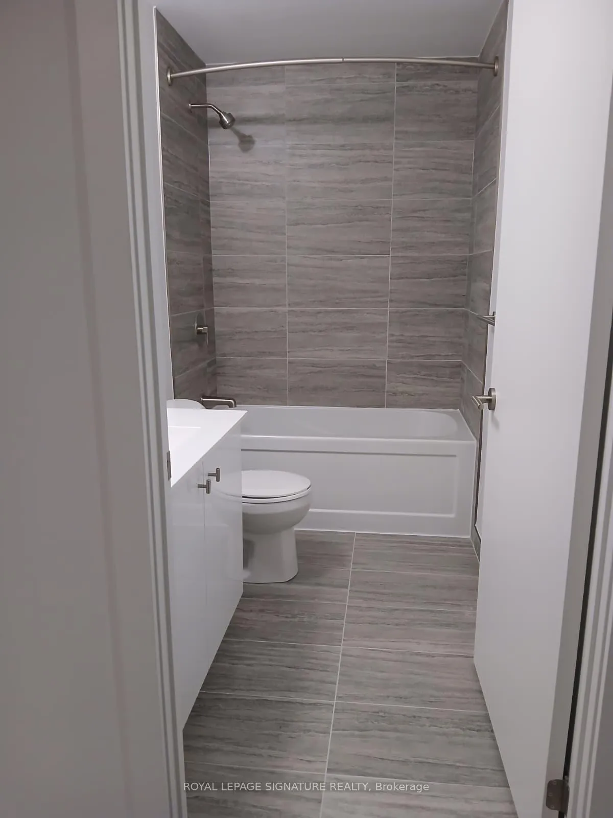 Photo 13 of Unit 1804, 25 Wellington Street S, Kitchener — HOMEH