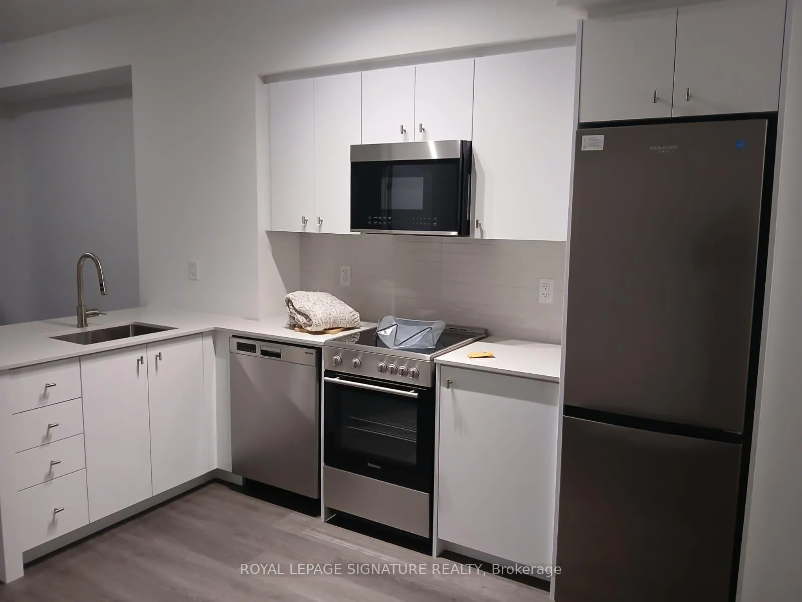 Photo 15 of Unit 1804, 25 Wellington Street S, Kitchener — HOMEH