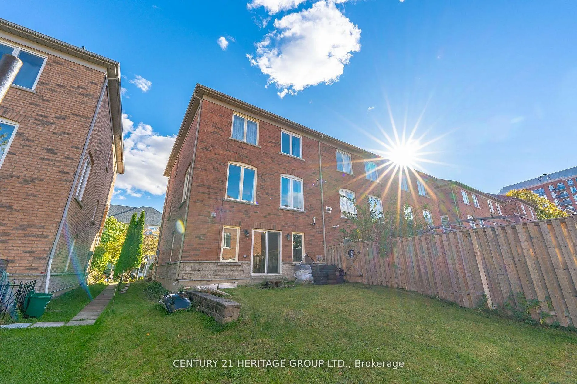Photo 37 of 18 Orchid Road, Markham, Commerce Valley — HOMEH
