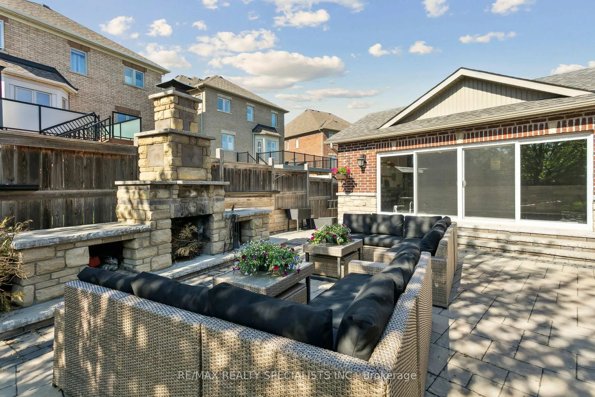 Photo 4 of 9 Flanders Road, Brampton, Credit Valley — HOMEH